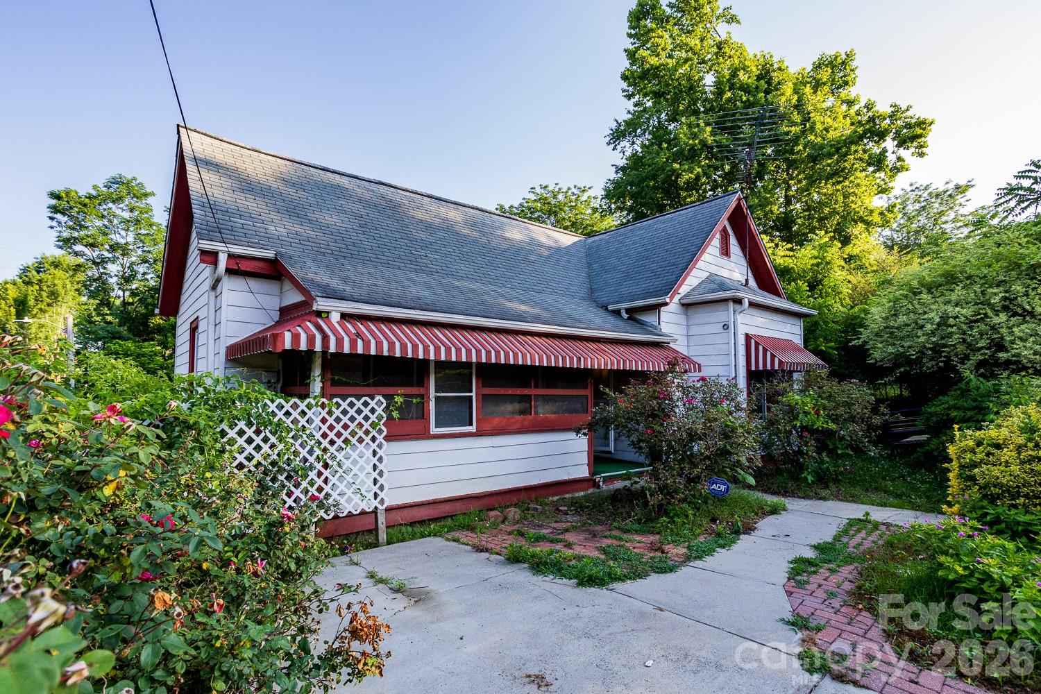 91 Clingman Avenue Property Photo 1