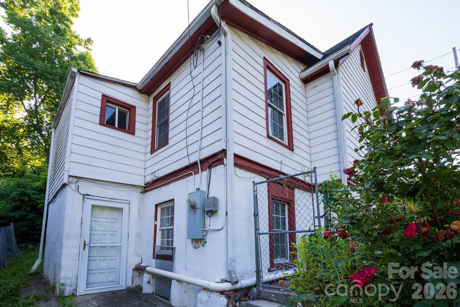 91 Clingman Avenue Property Photo 5