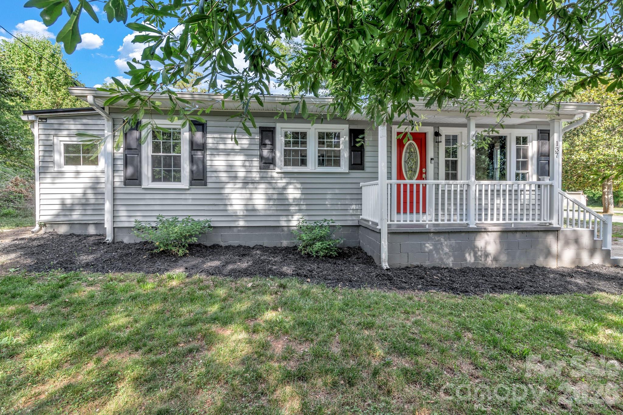 137 J E Morrow Street Property Photo 1