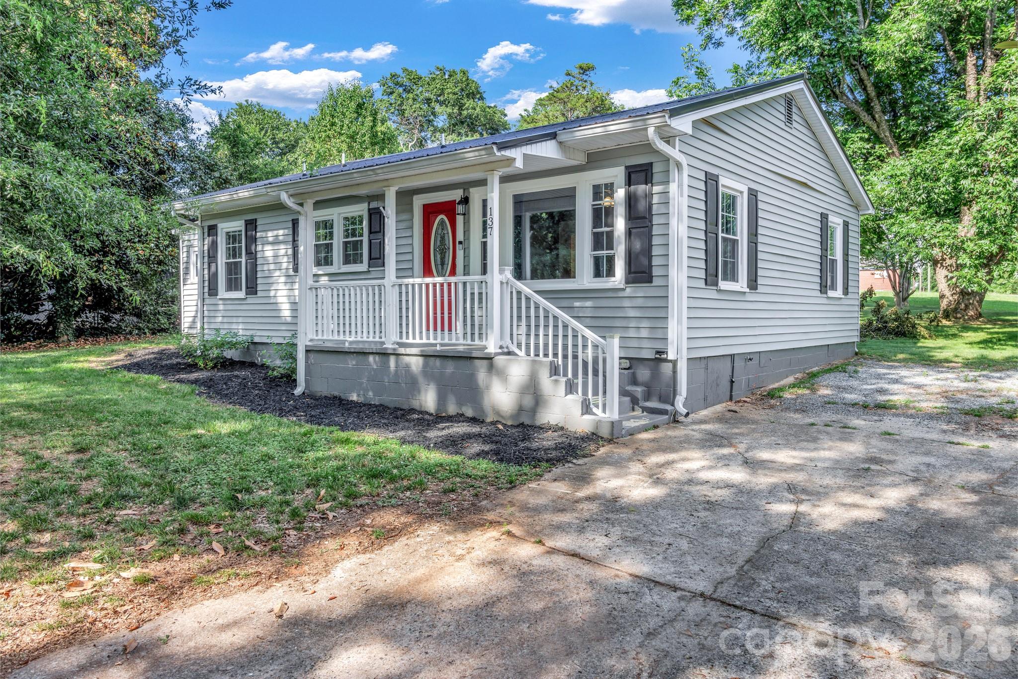 137 J E Morrow Street Property Photo 2