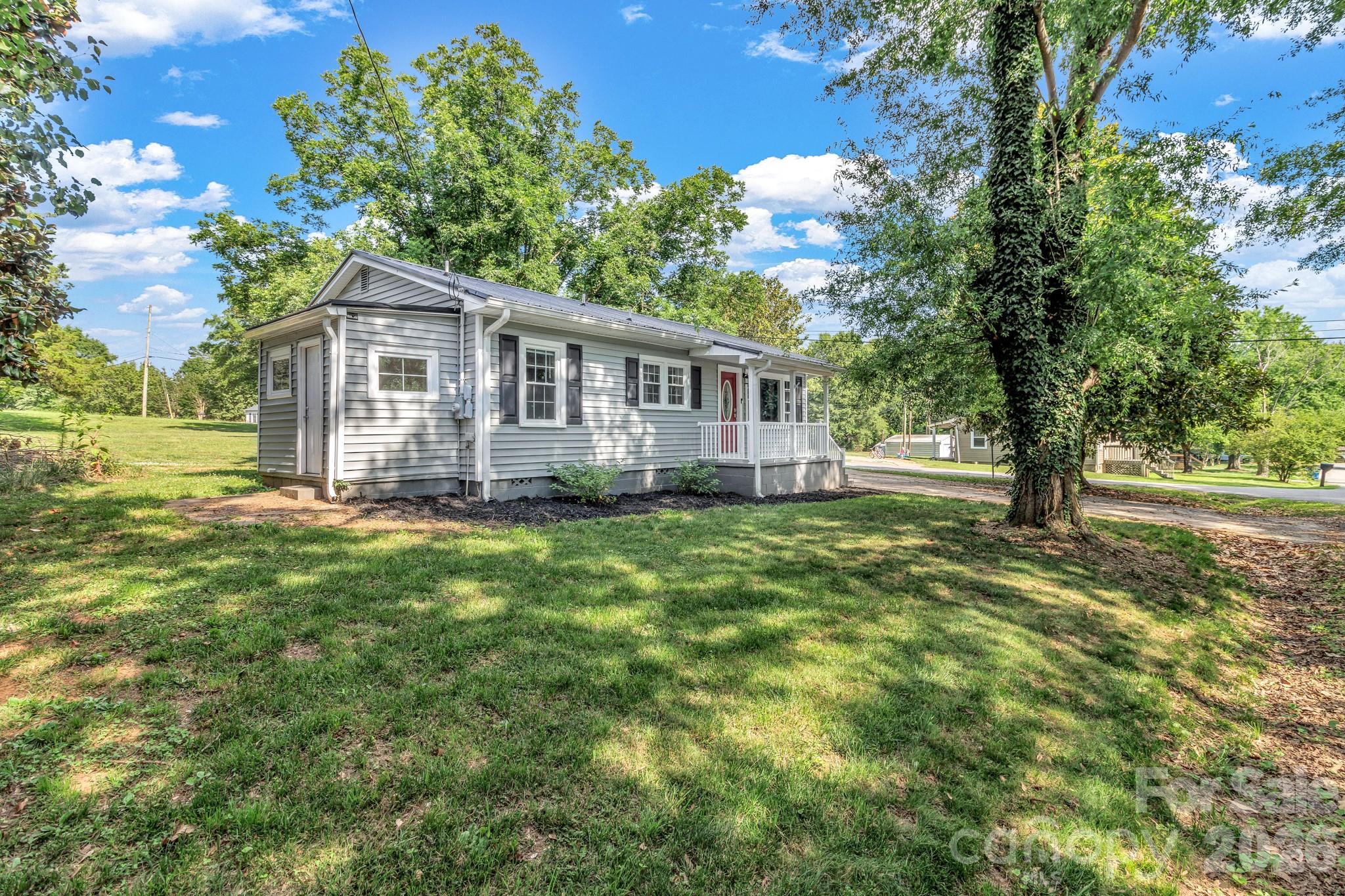 137 J E Morrow Street Property Photo 6