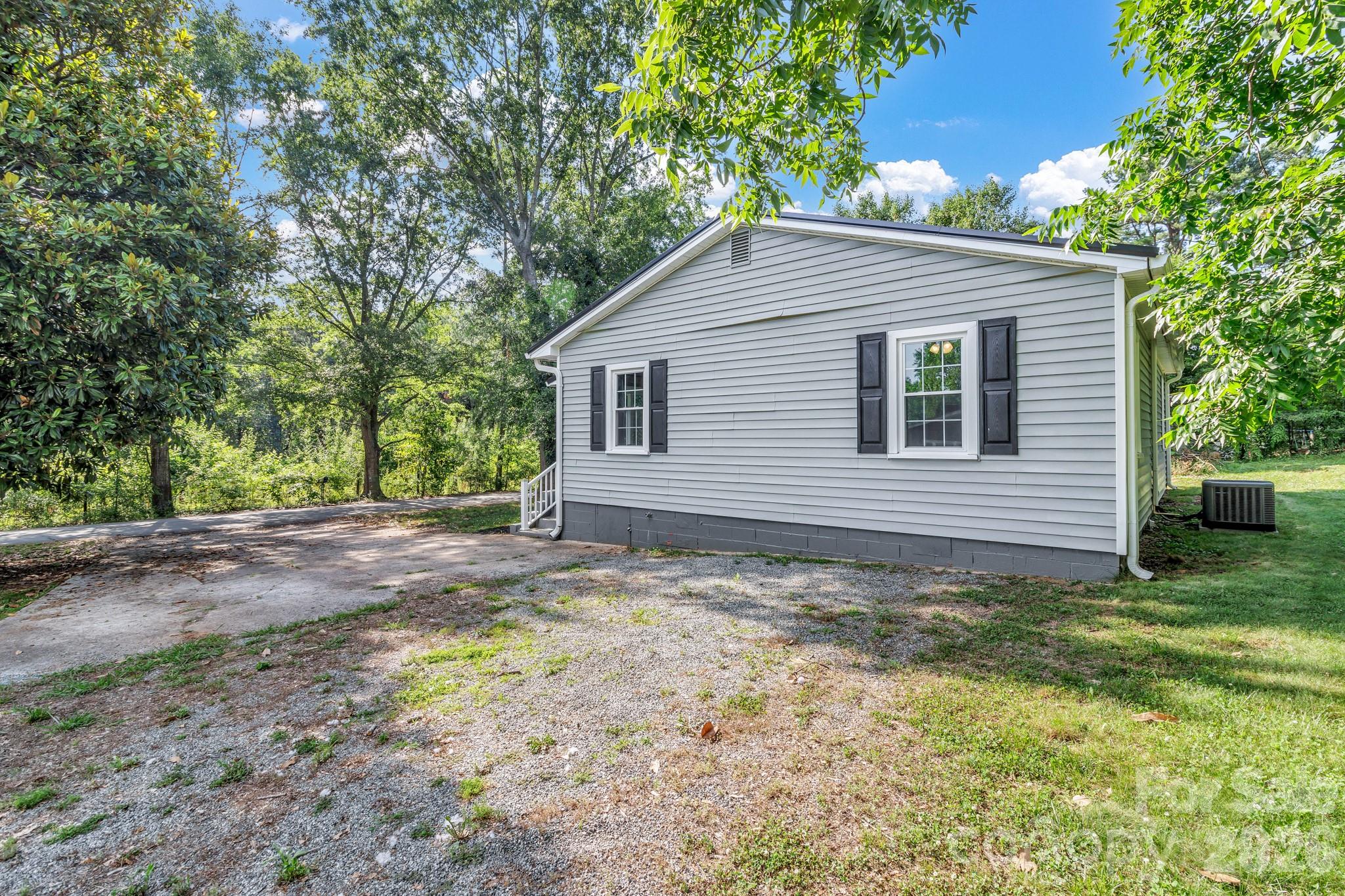 137 J E Morrow Street Property Photo 7