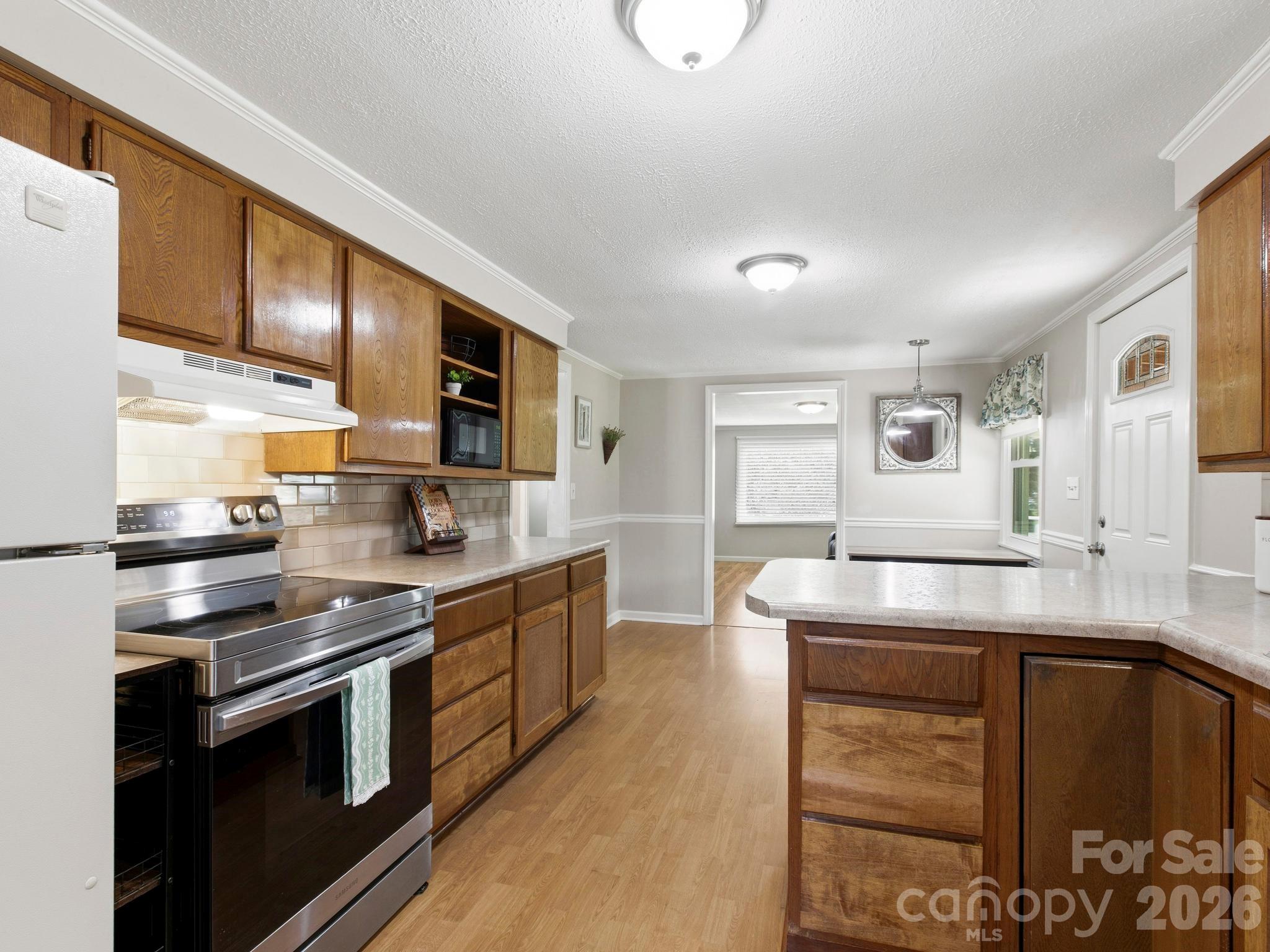 407 Hall Street Property Photo 12