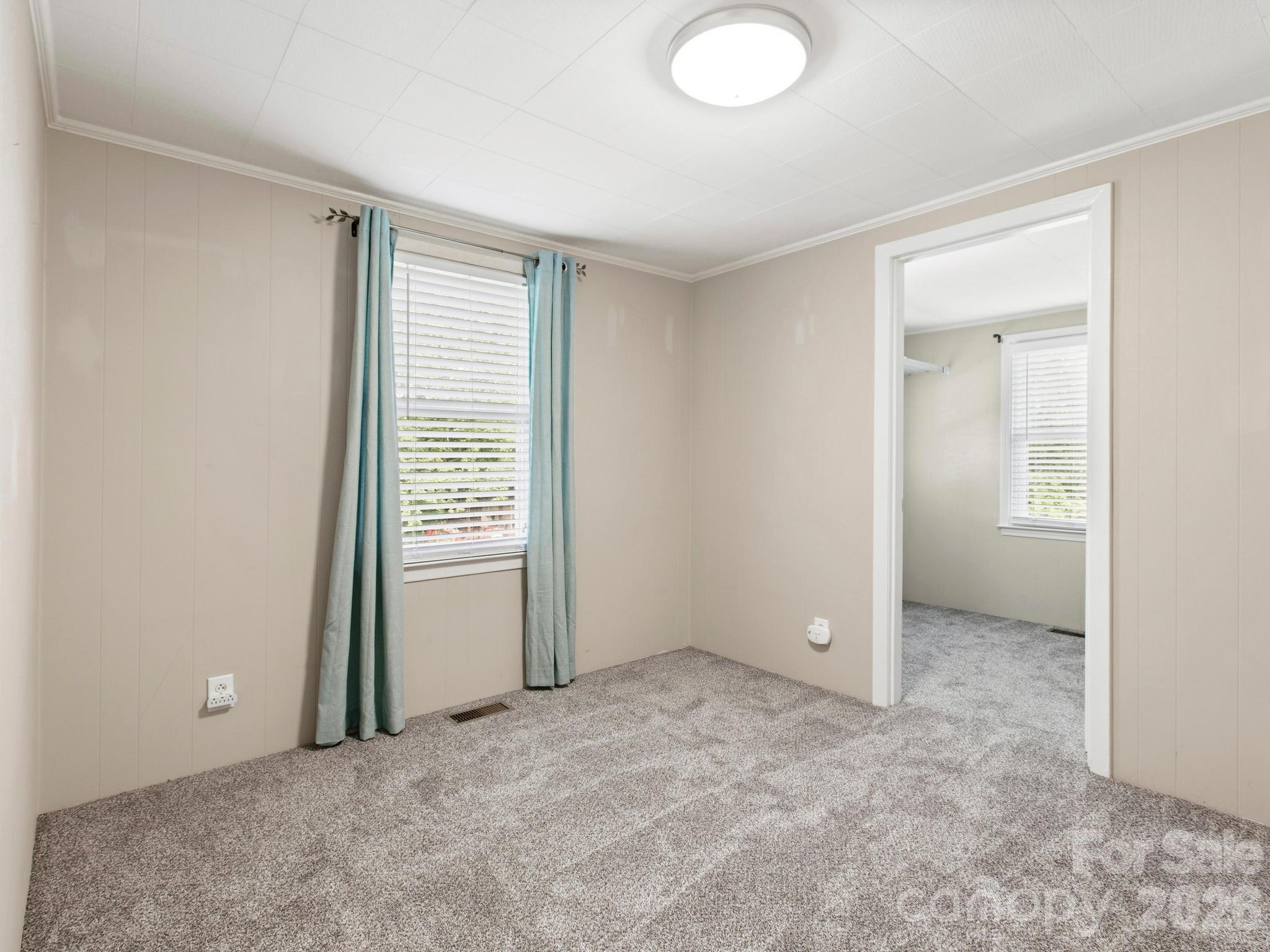 407 Hall Street Property Photo 14