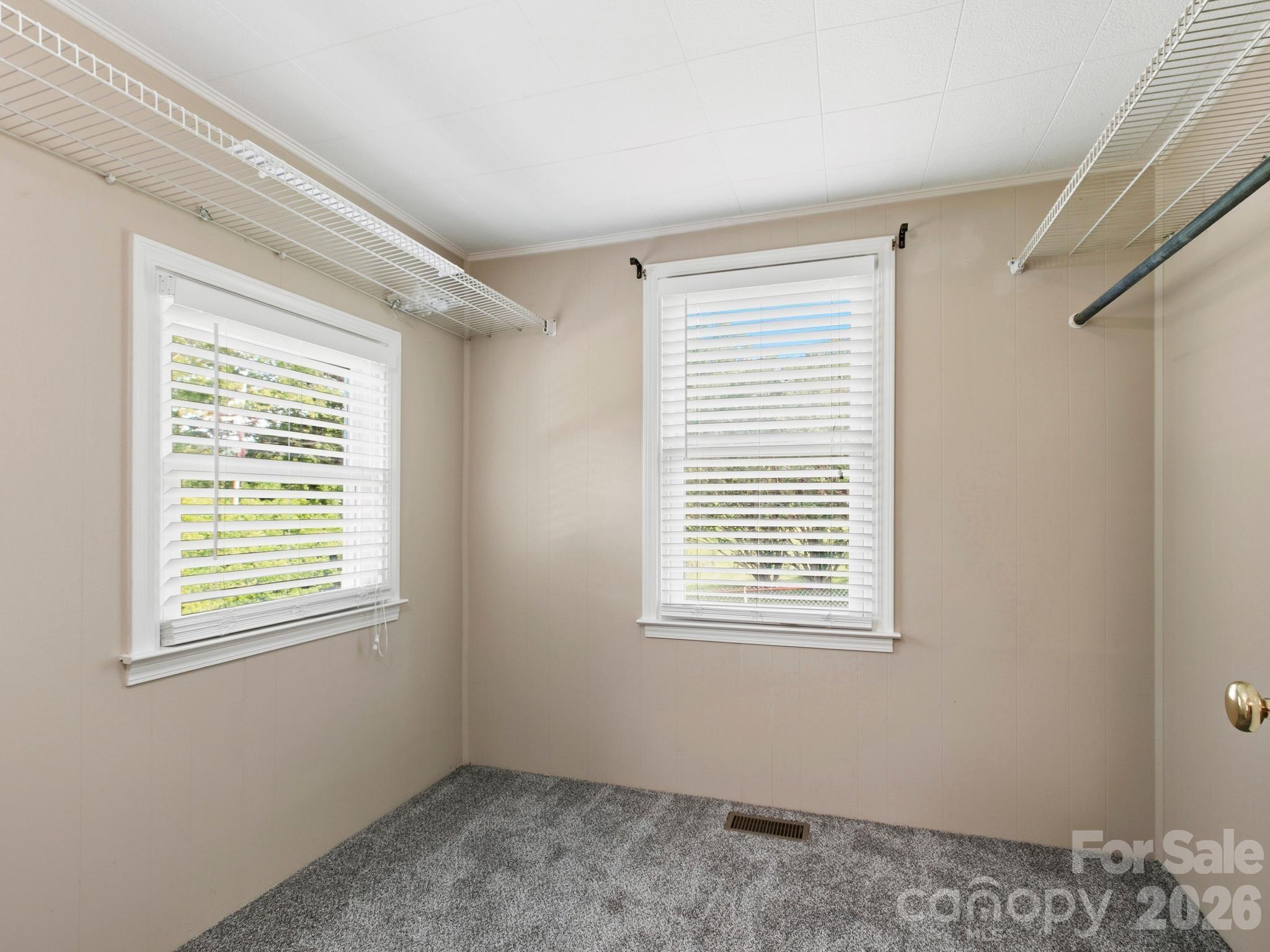 407 Hall Street Property Photo 16