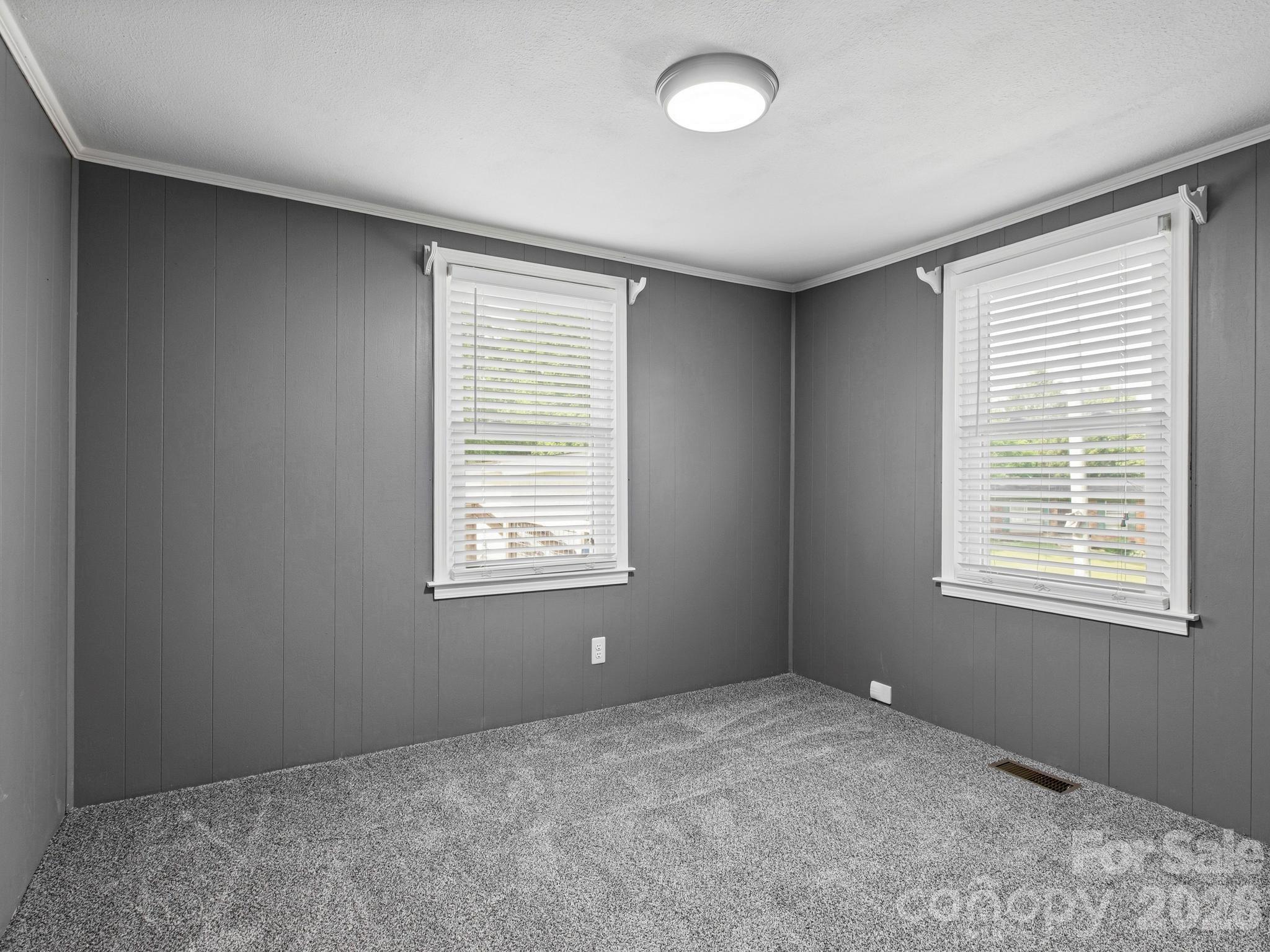 407 Hall Street Property Photo 19