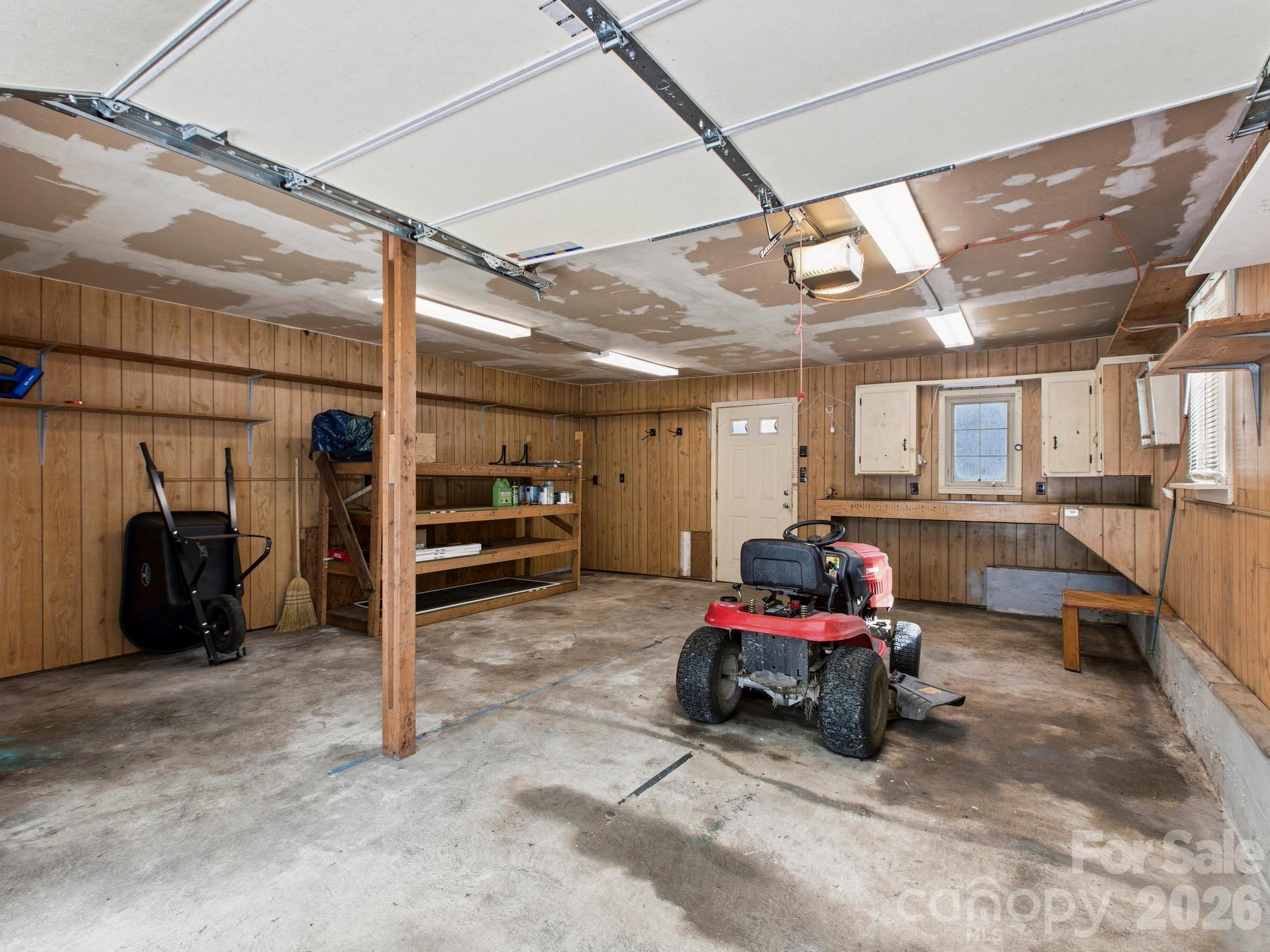 407 Hall Street Property Photo 22