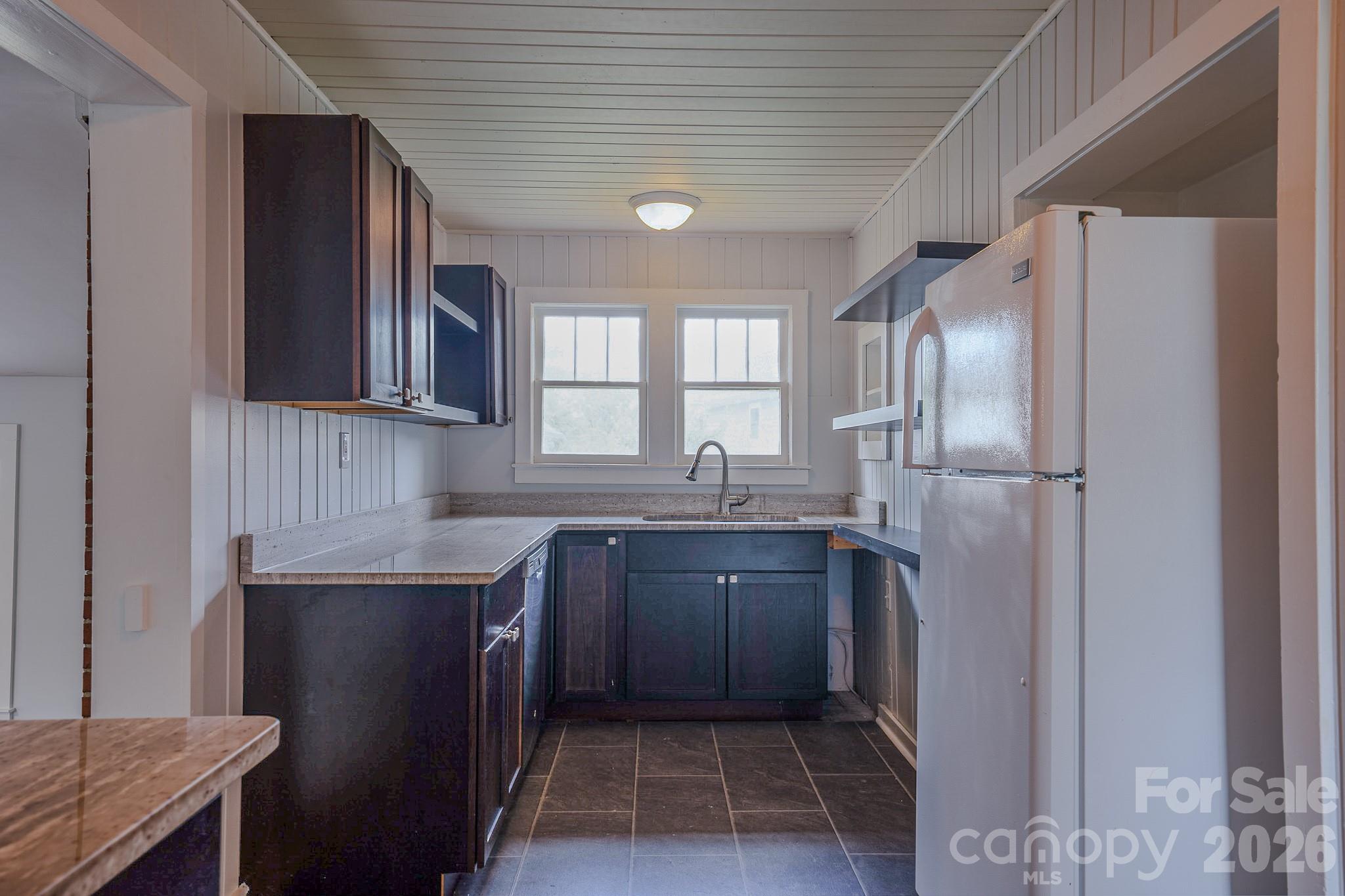 501 Fairview Road Property Photo 8