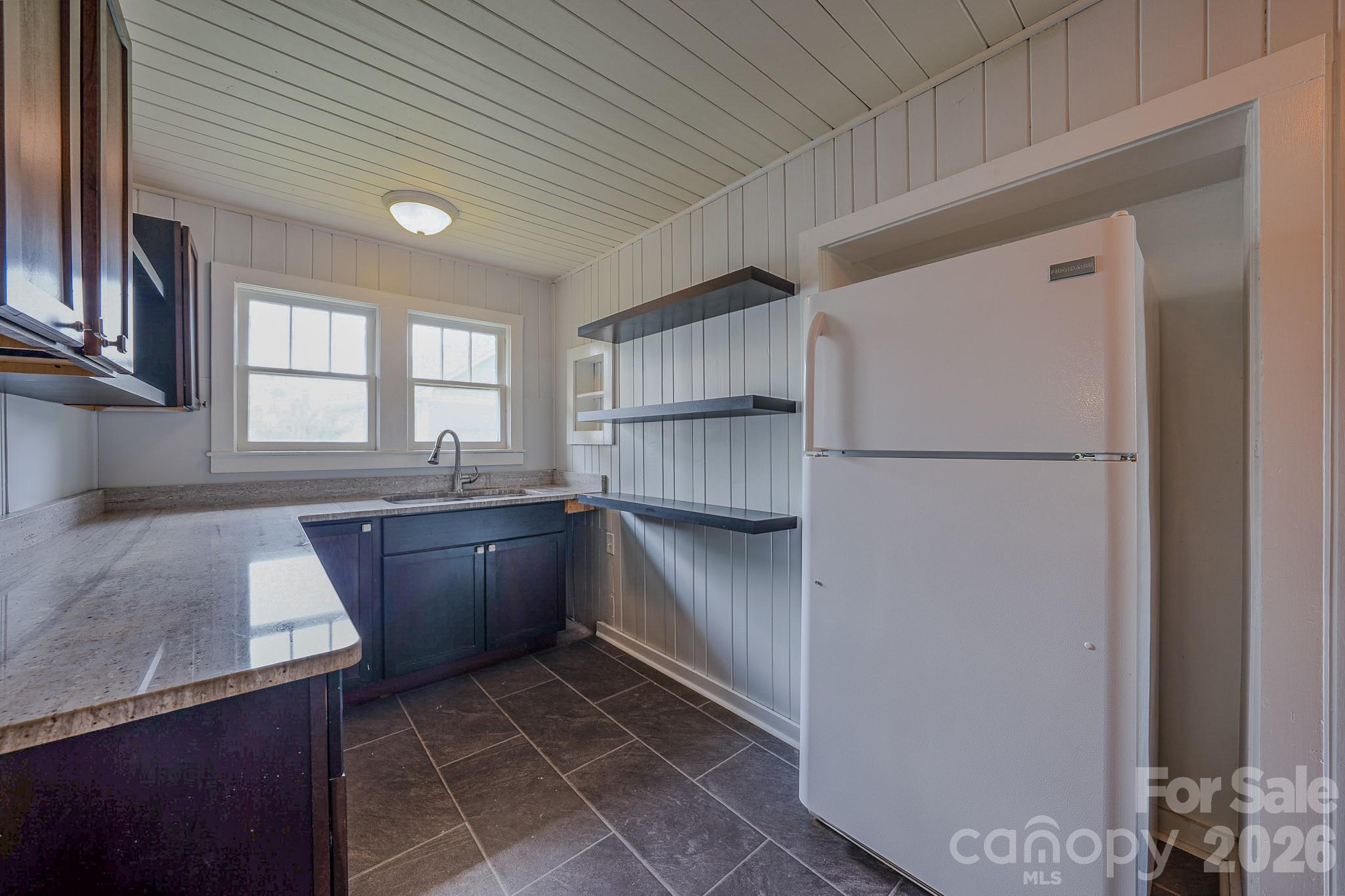 501 Fairview Road Property Photo 9