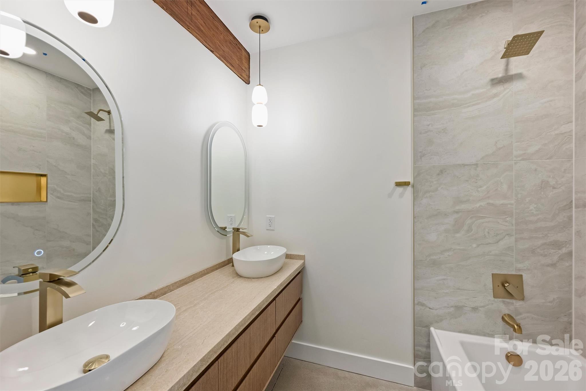704 Charles Avenue Property Photo 37