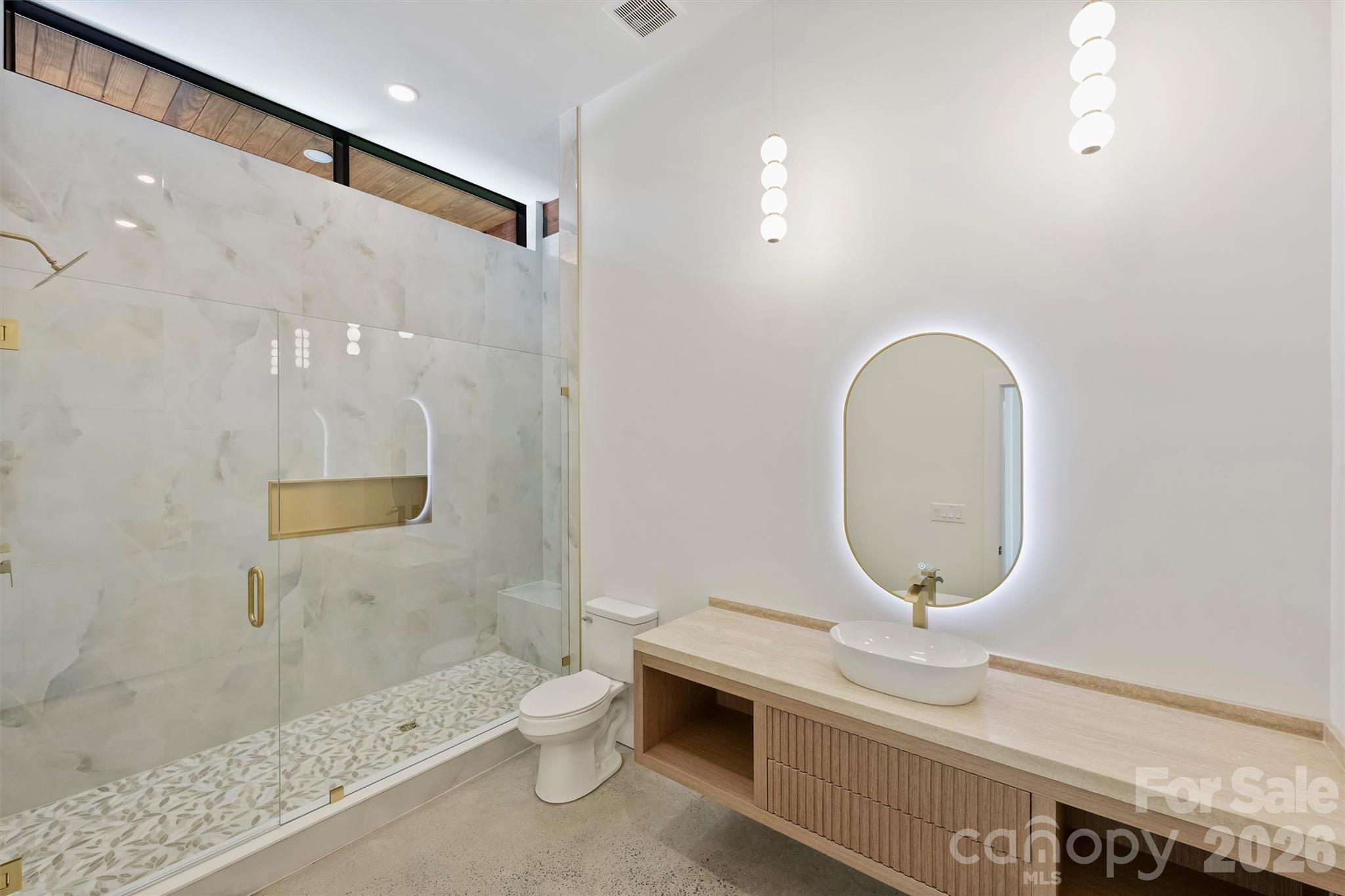 704 Charles Avenue Property Photo 38