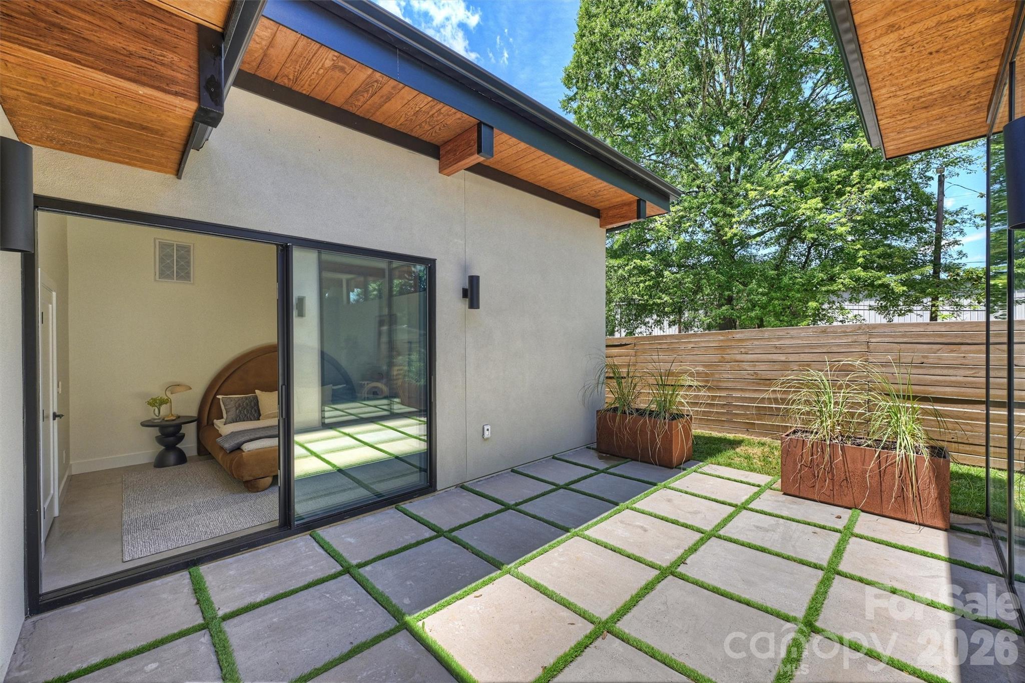 704 Charles Avenue Property Photo 40