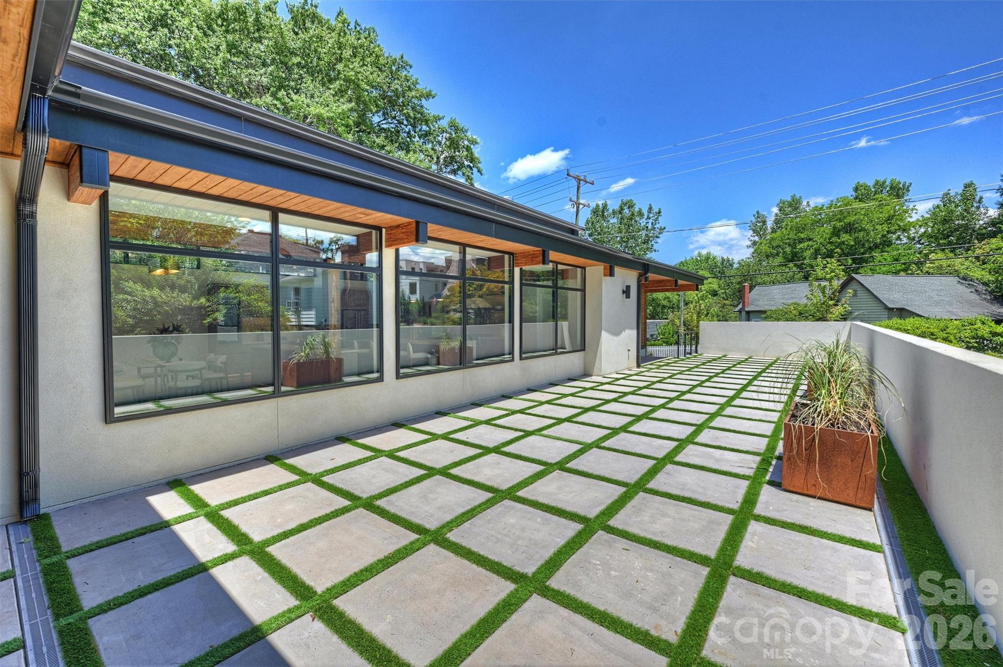704 Charles Avenue Property Photo 43