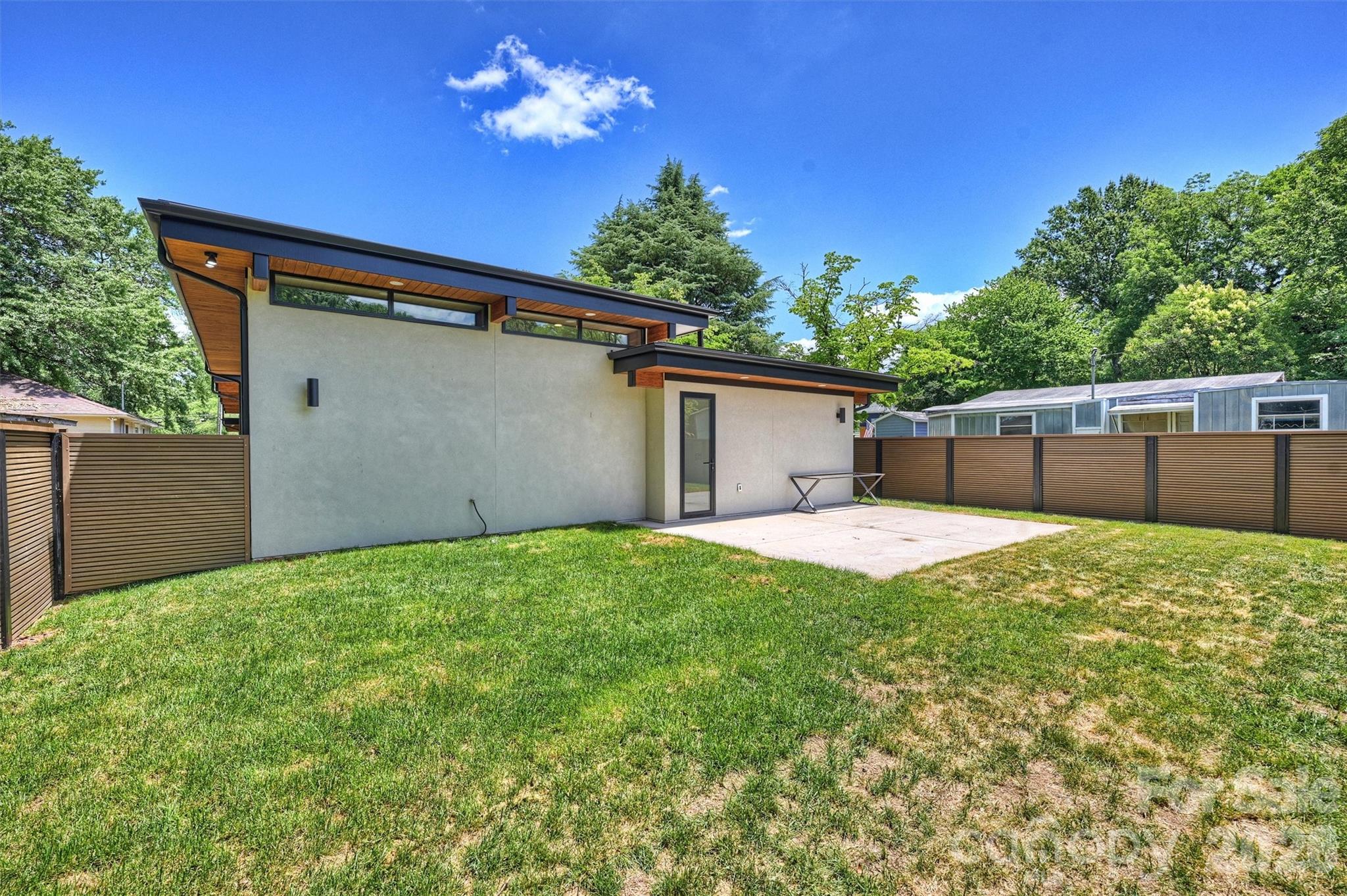 704 Charles Avenue Property Photo 45
