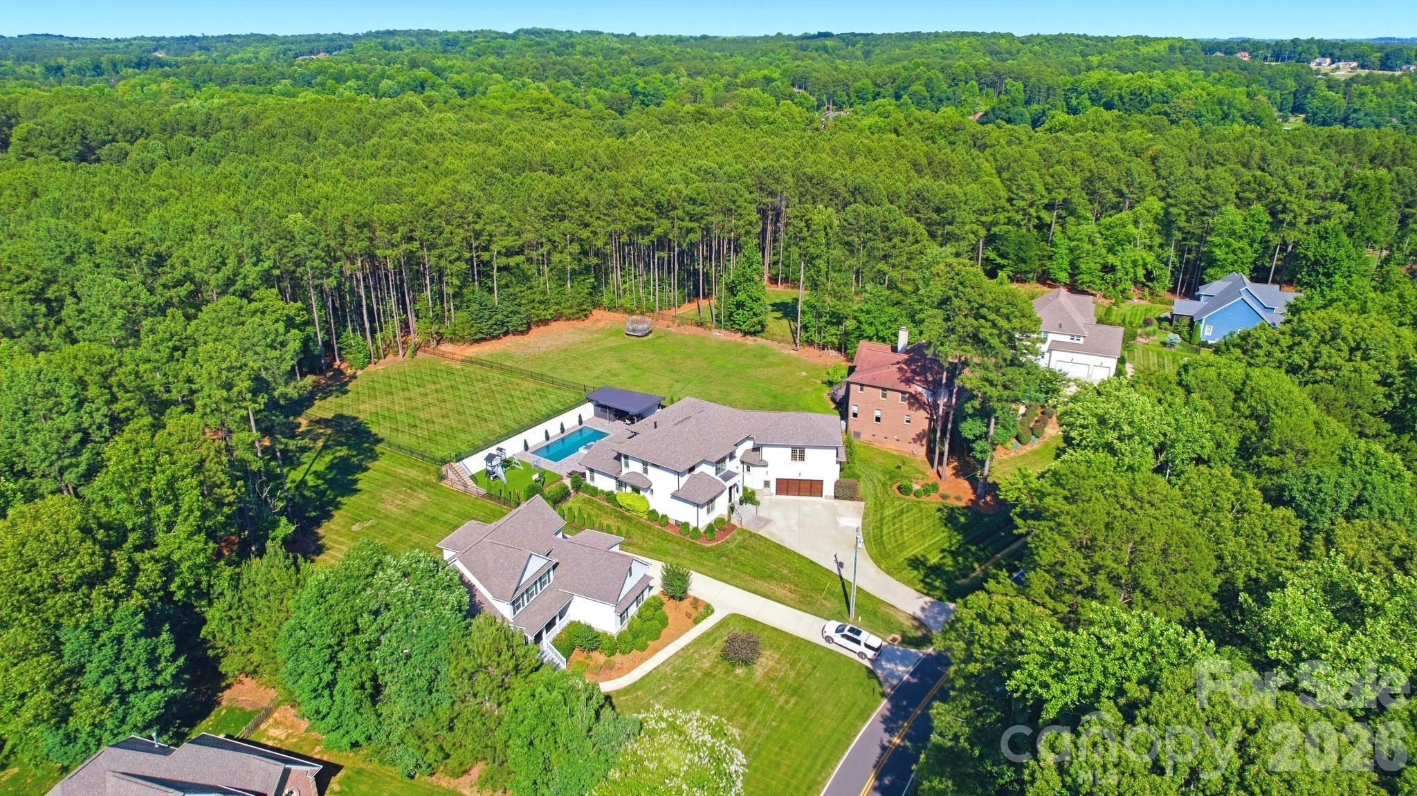 342 Kenway Loop Property Photo 4