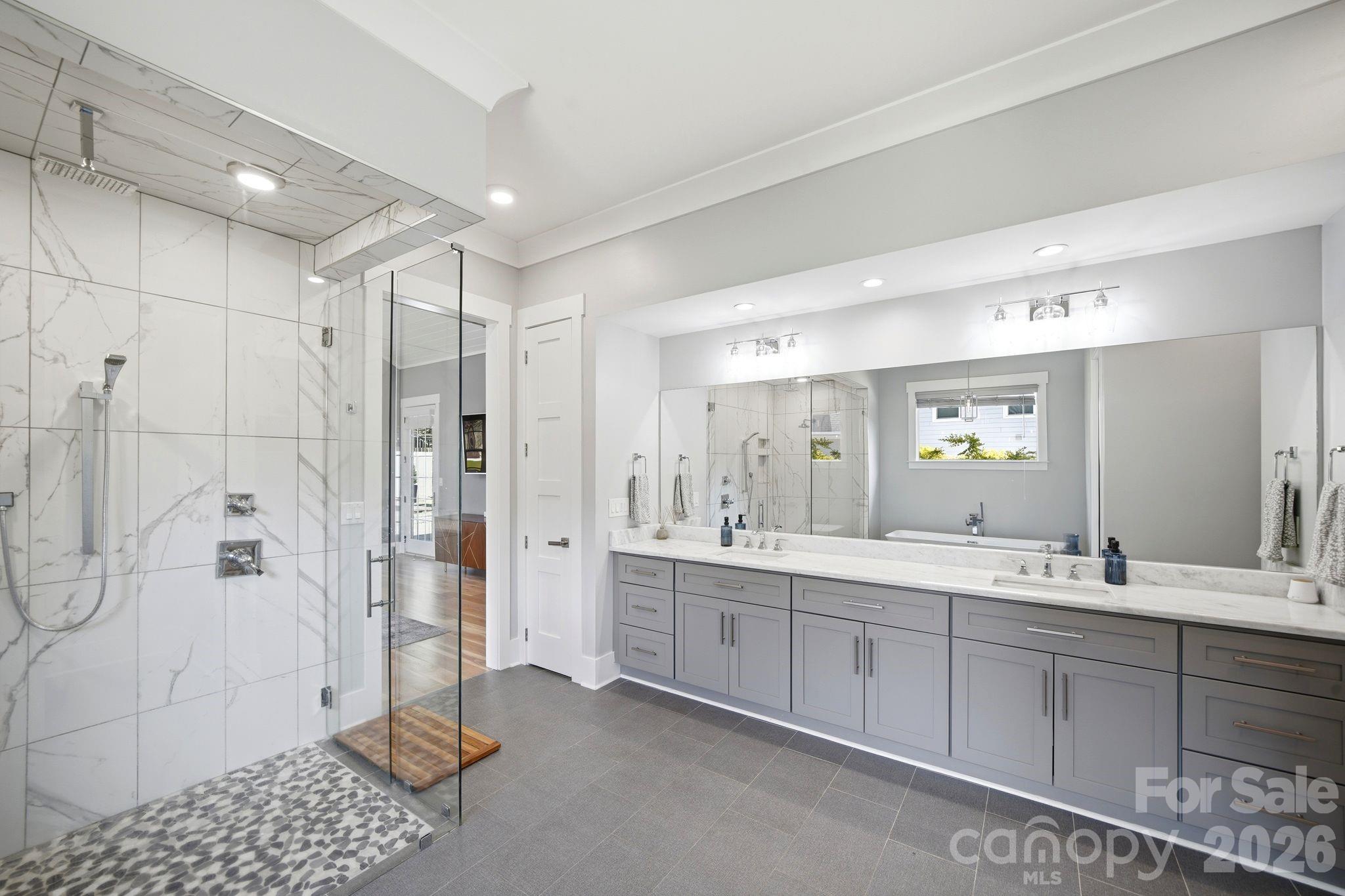 342 Kenway Loop Property Photo 7