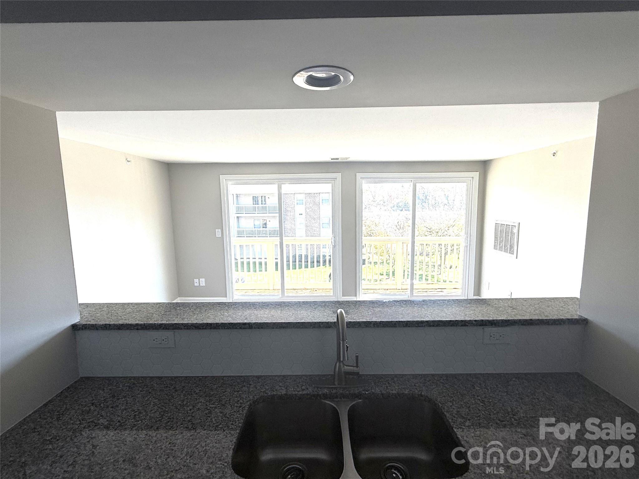 1604 Arlyn Circle J Property Photo 8