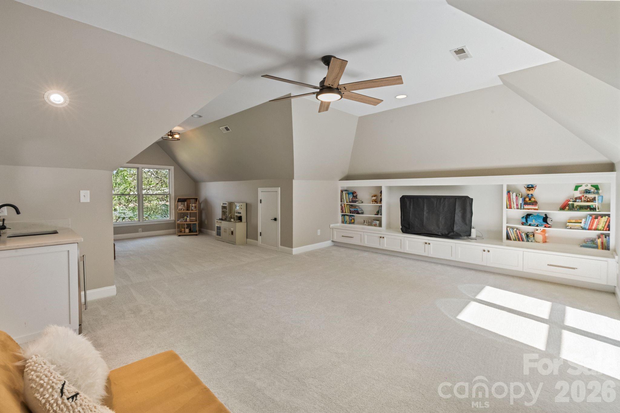 182 Malibu Road Property Photo 32