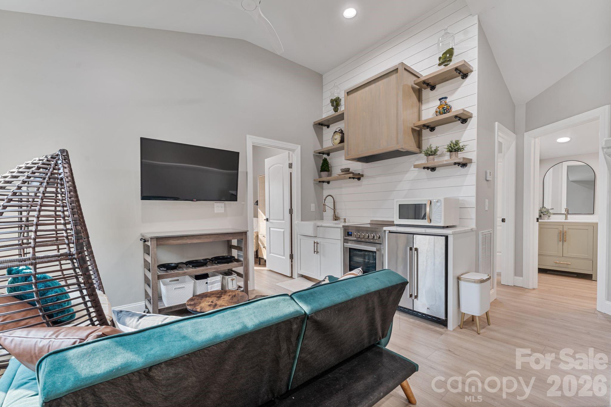 182 Malibu Road Property Photo 38