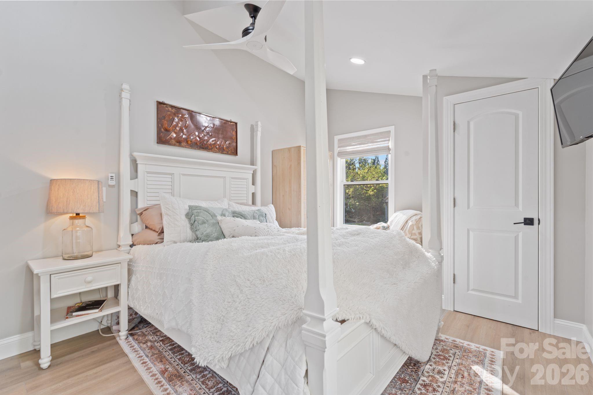 182 Malibu Road Property Photo 44