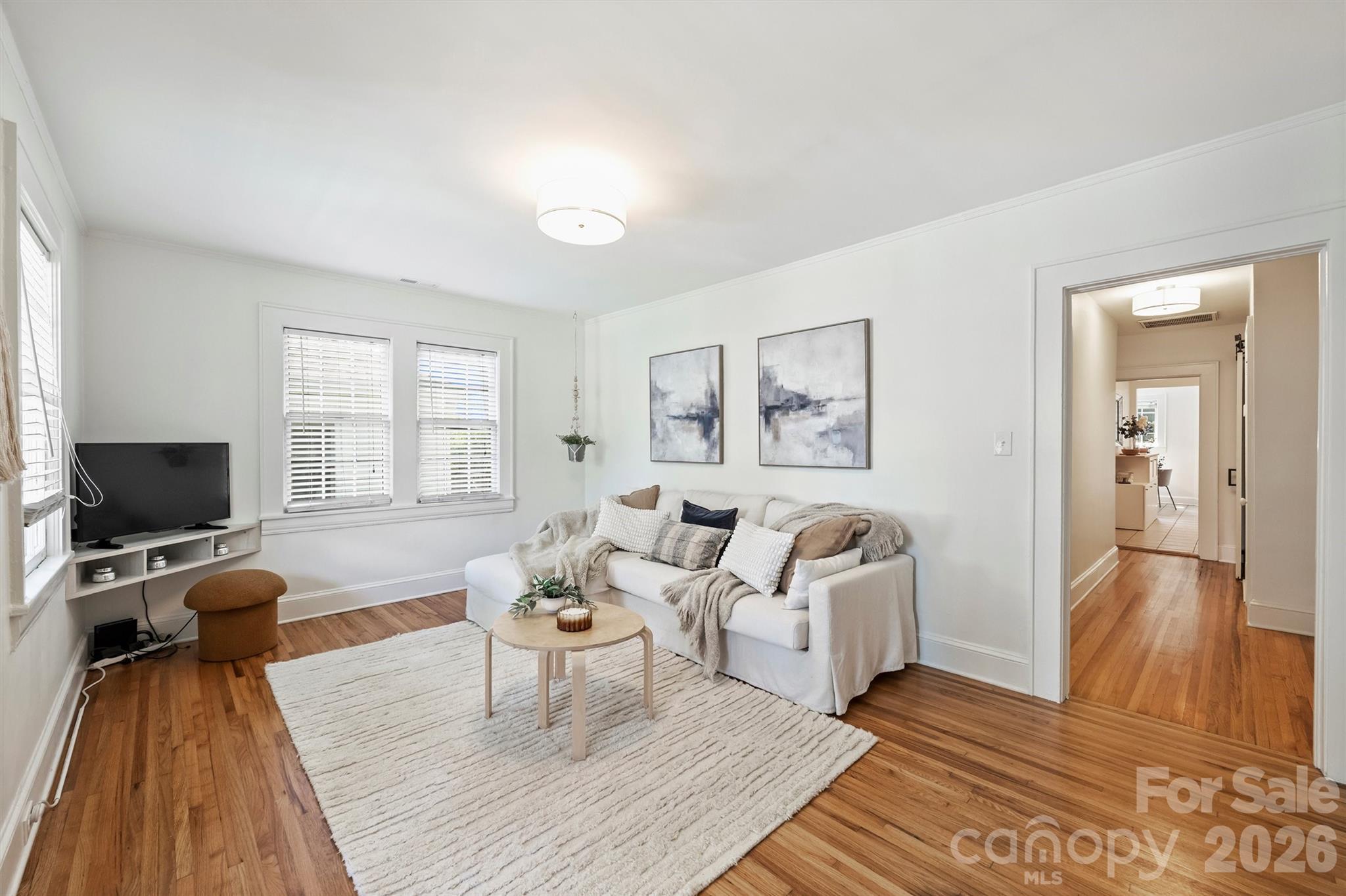 118 N Laurel Avenue Property Photo 2