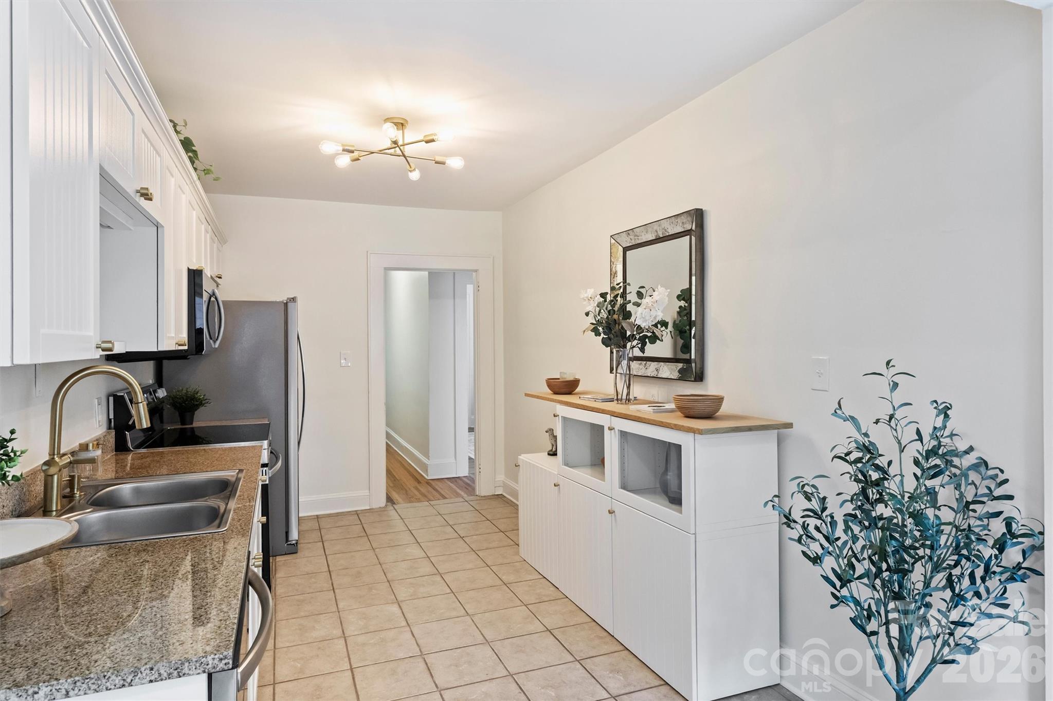 118 N Laurel Avenue Property Photo 10