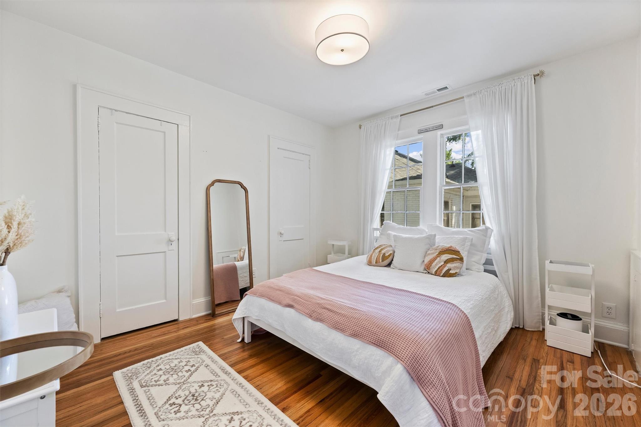 118 N Laurel Avenue Property Photo 13