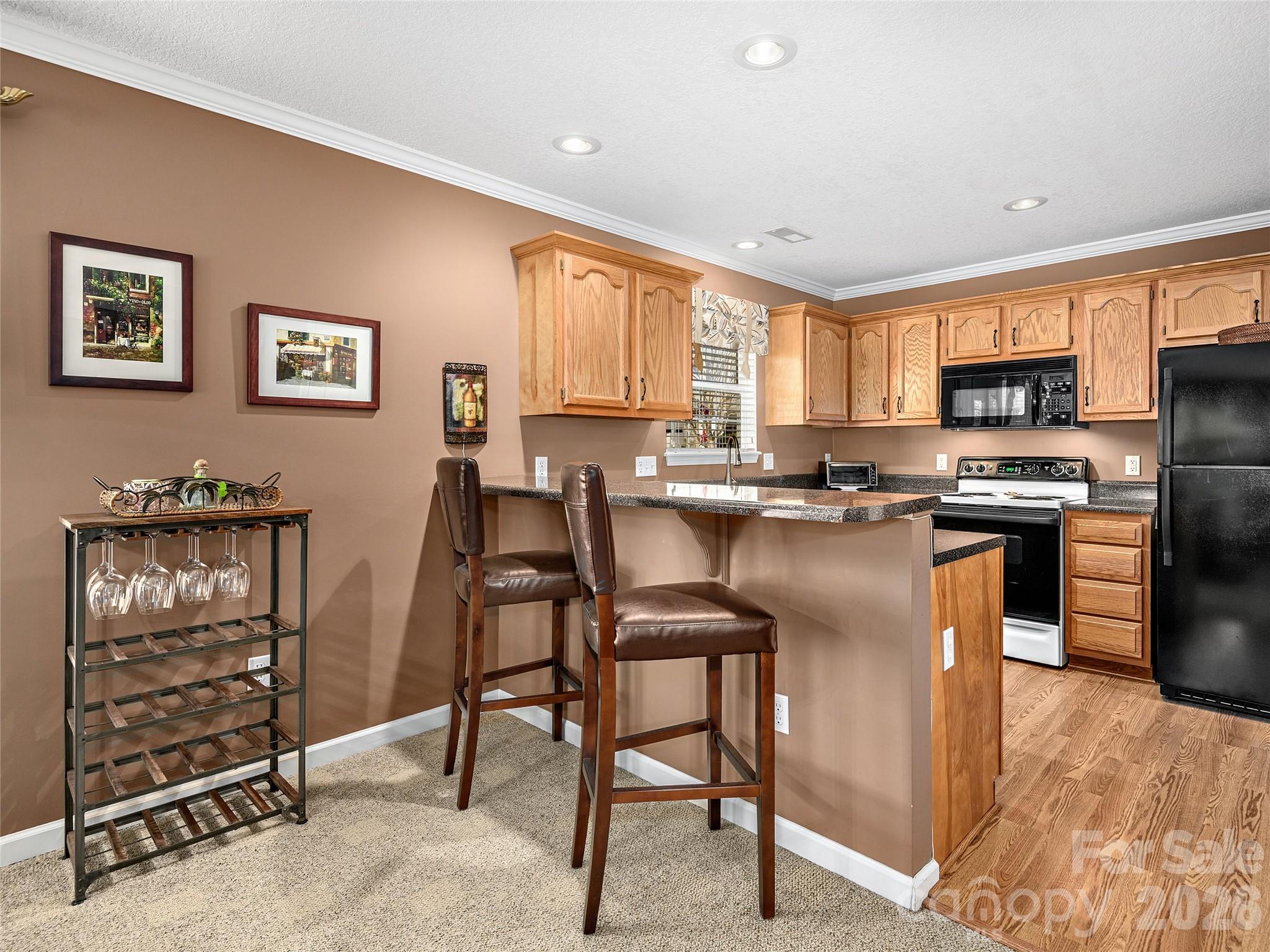 15 Willowick Drive Property Photo 7