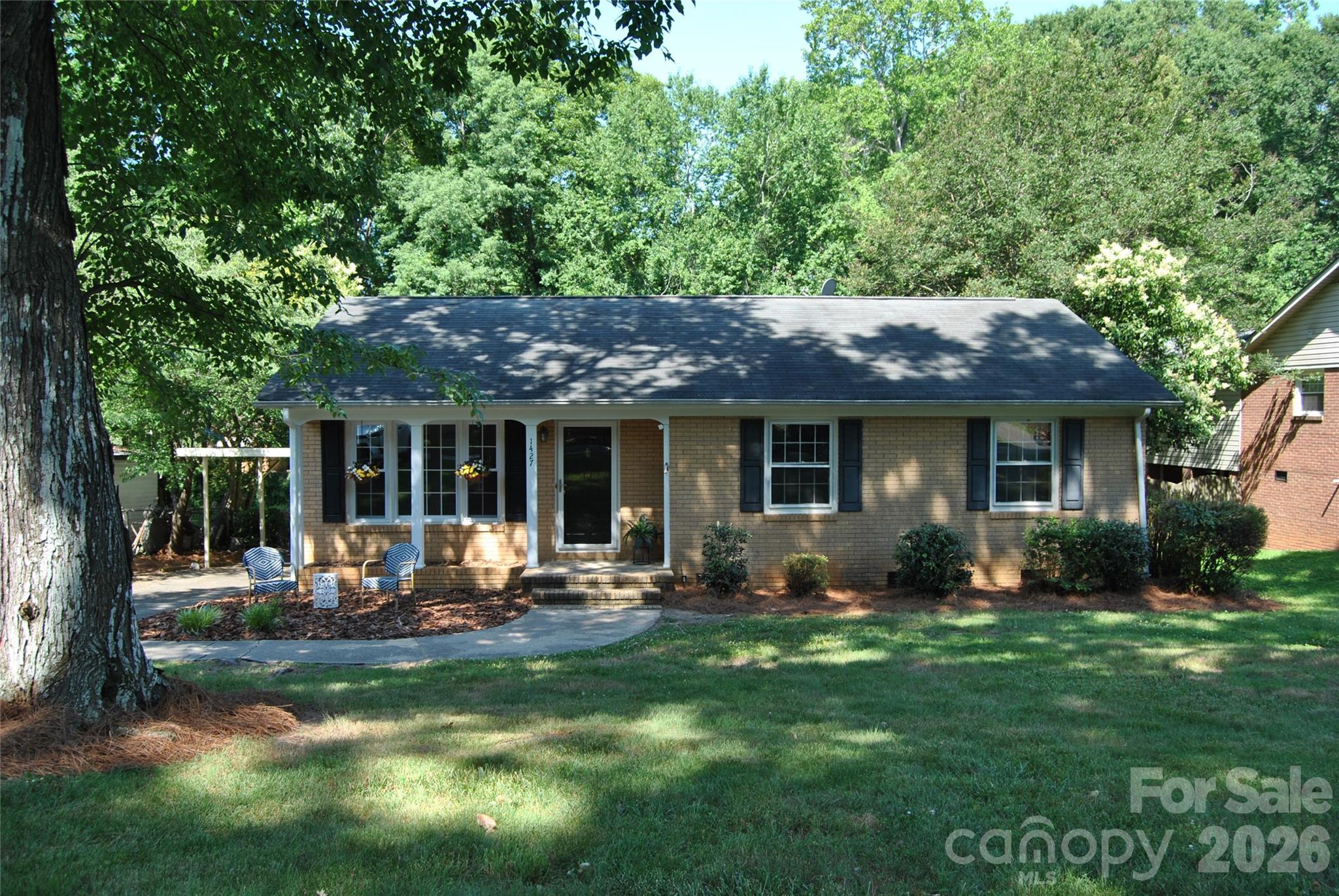 1427 Churchill Drive Property Photo 1