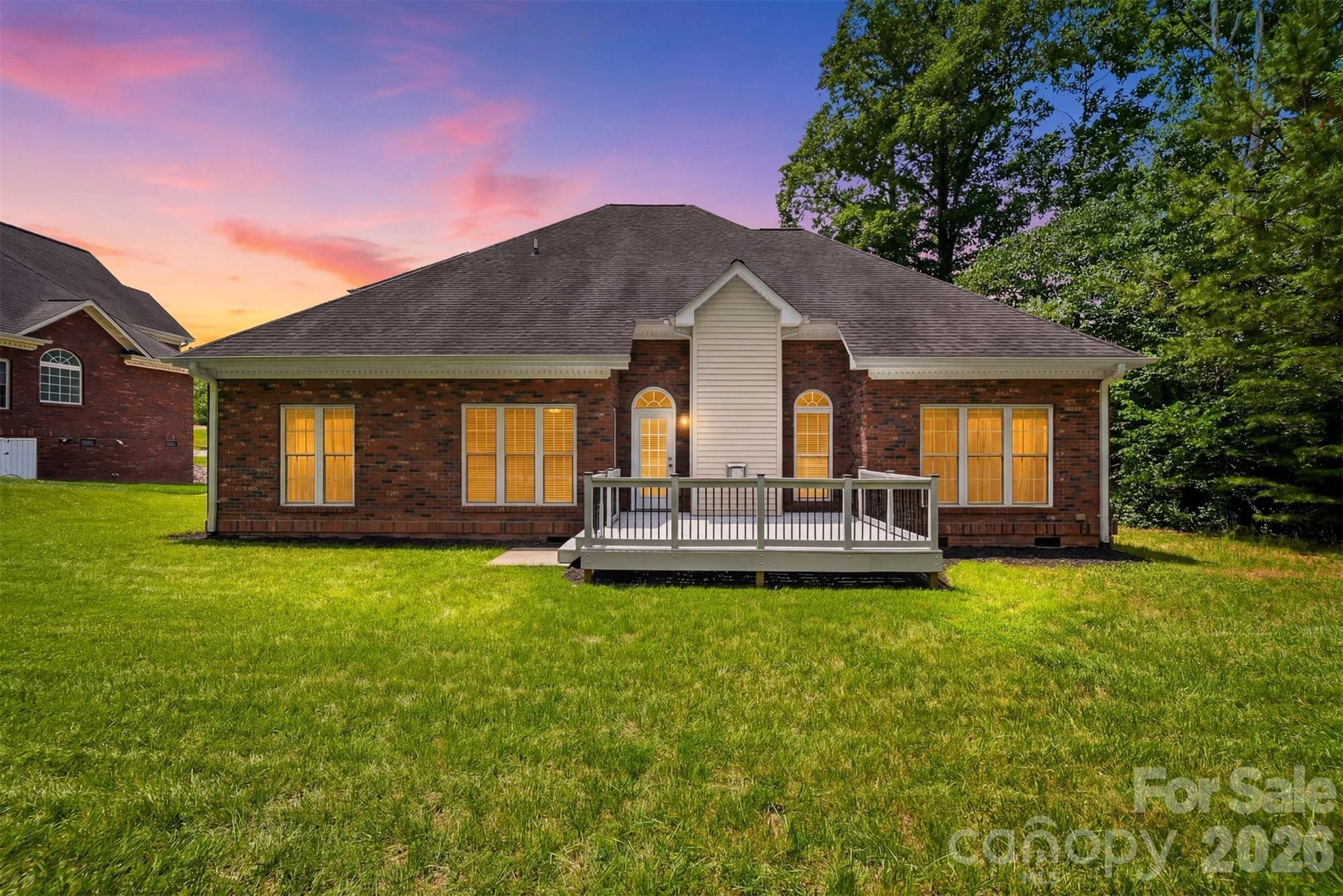 1110 Mayfield Circle Property Photo 4
