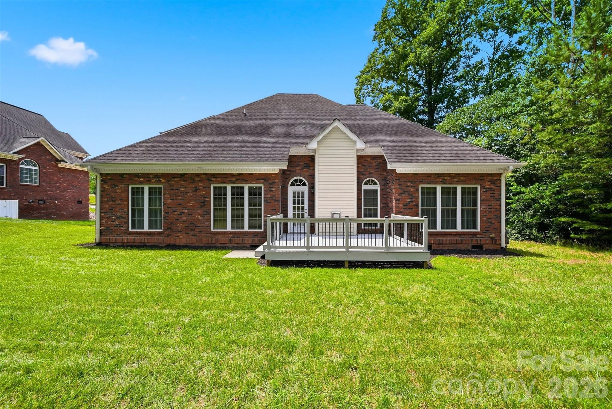 1110 Mayfield Circle Property Photo 5