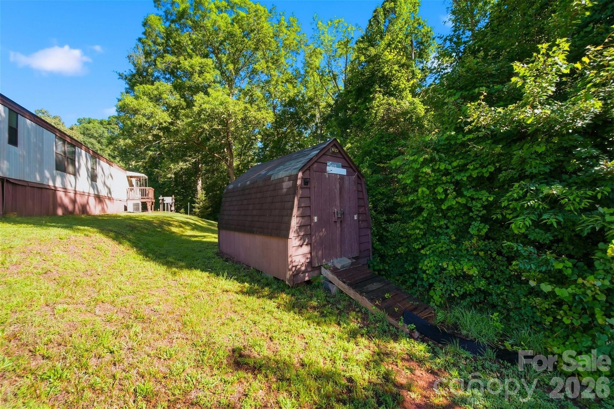 300 Excelsior Drive Property Photo 3