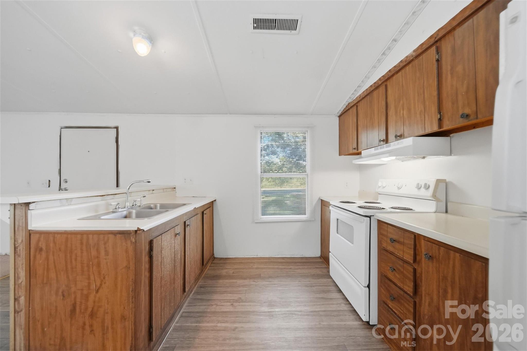300 Excelsior Drive Property Photo 12