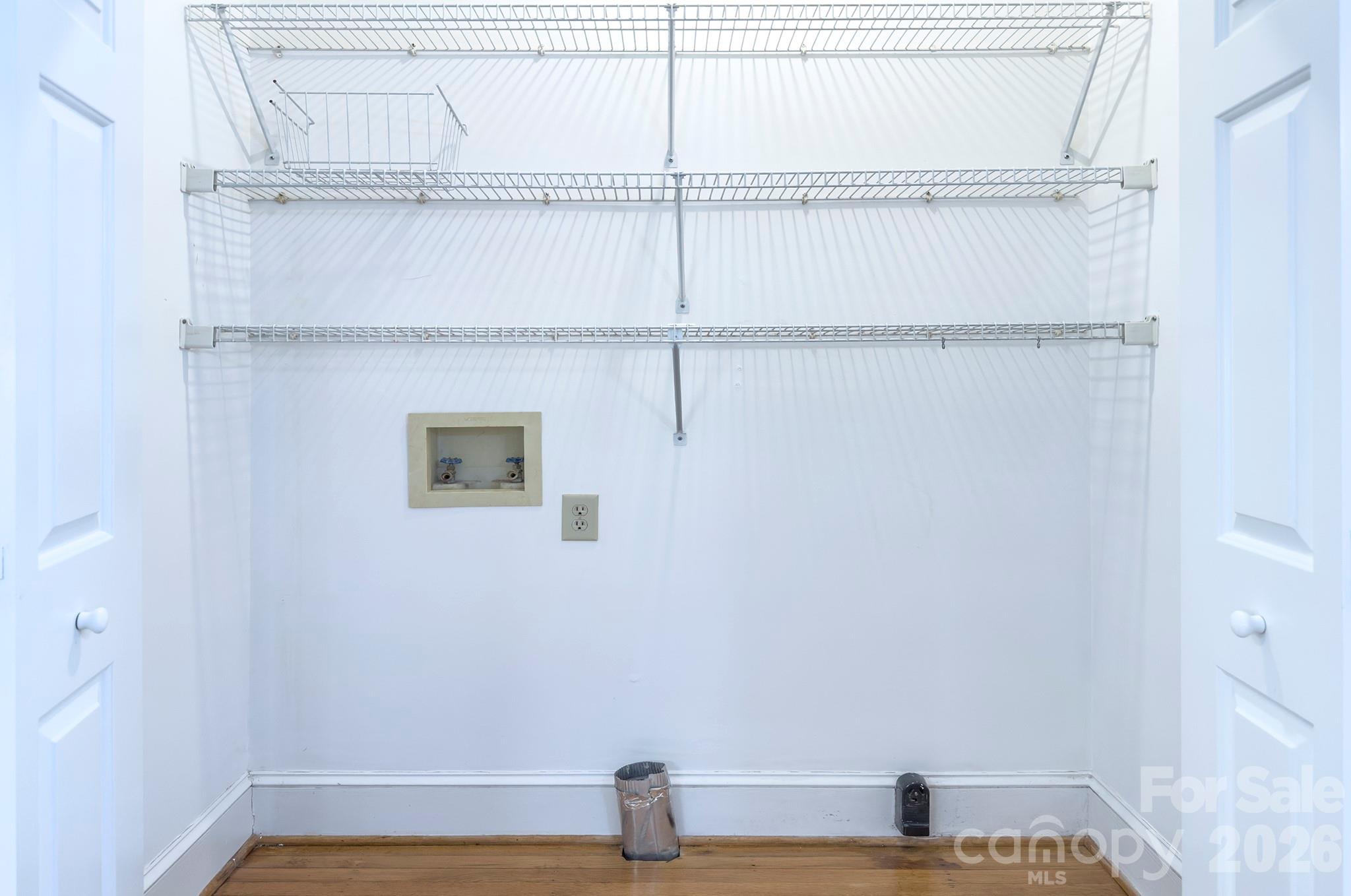 2000 Victorian Place Property Photo 13