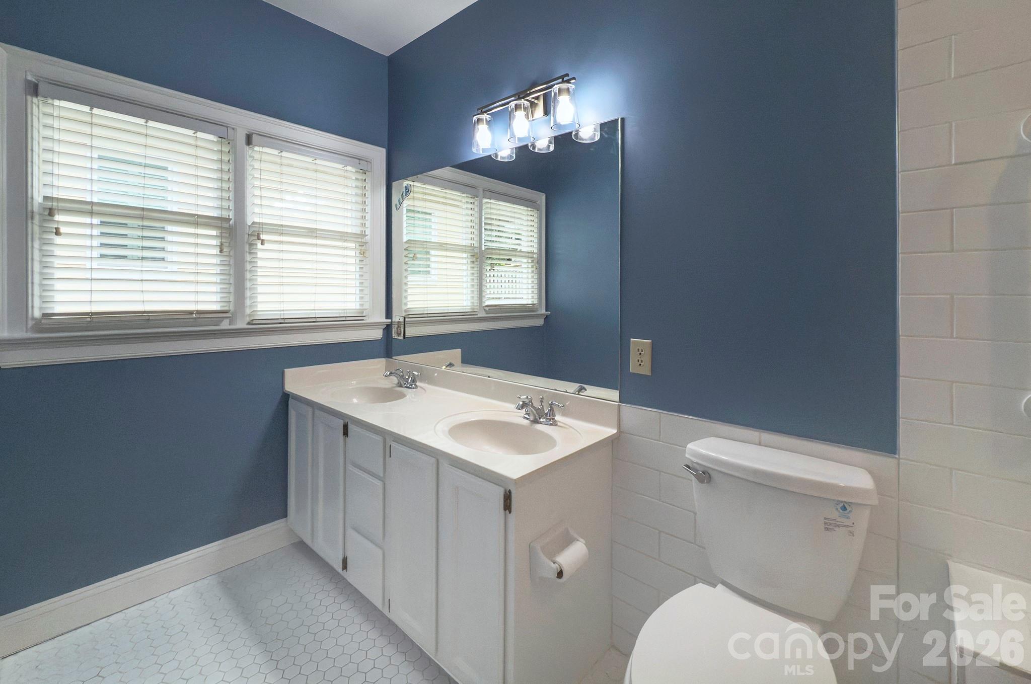 2000 Victorian Place Property Photo 17