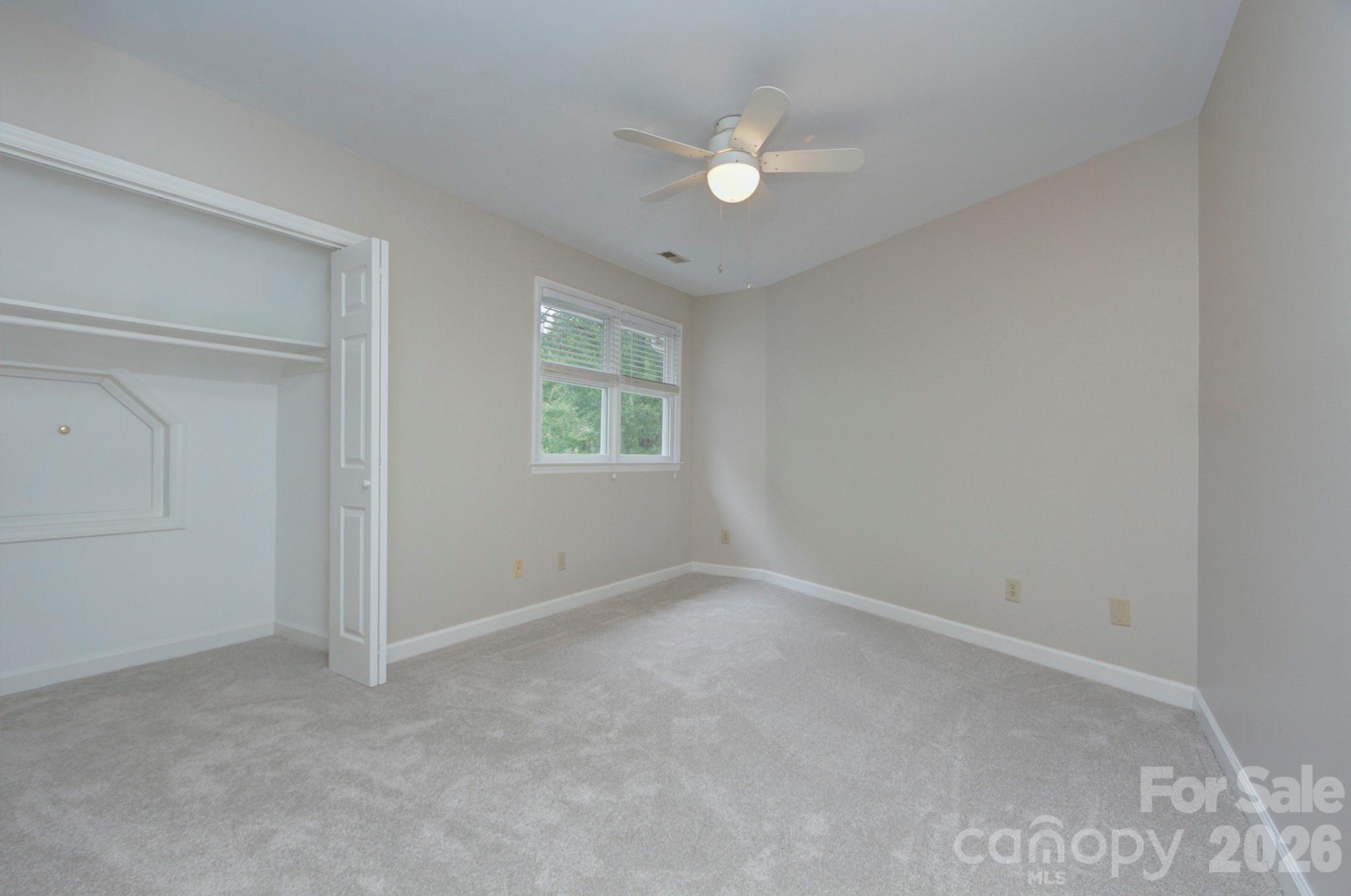 2000 Victorian Place Property Photo 23