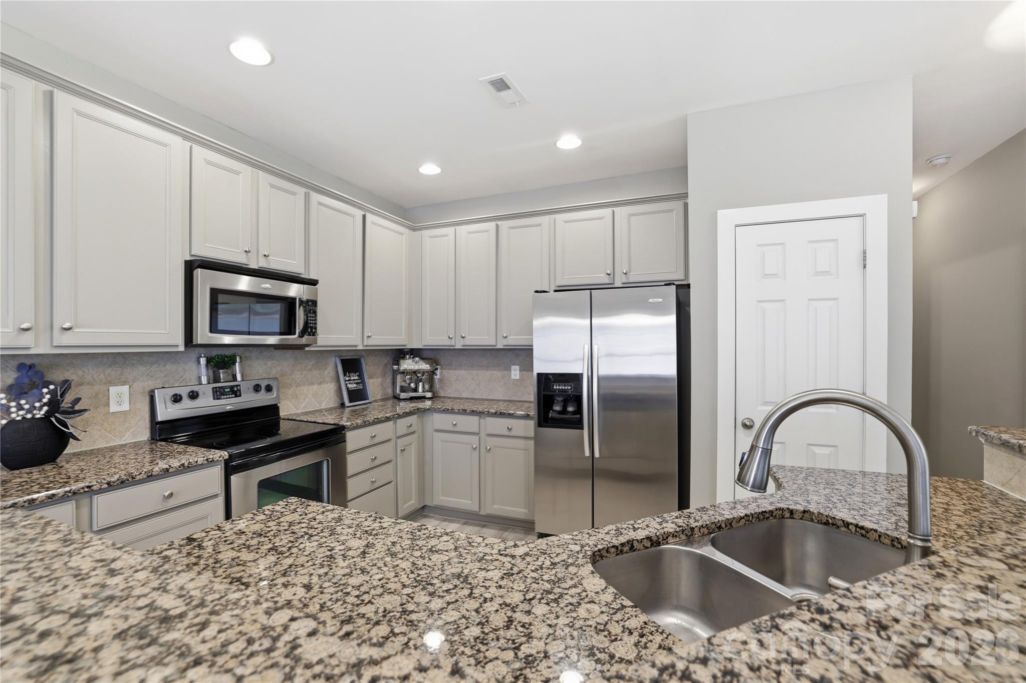 754 Winding Way Property Photo 1