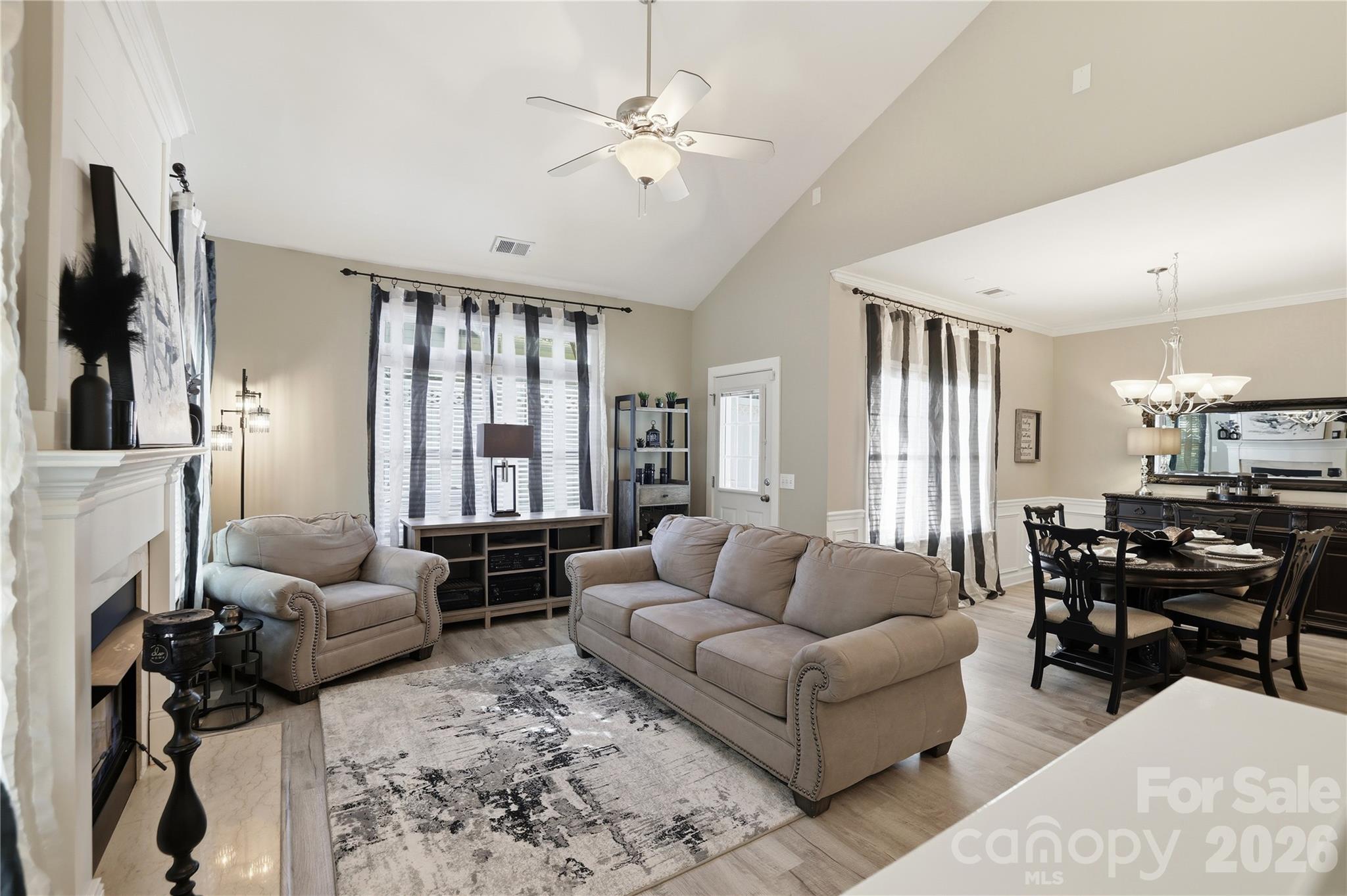754 Winding Way Property Photo 2