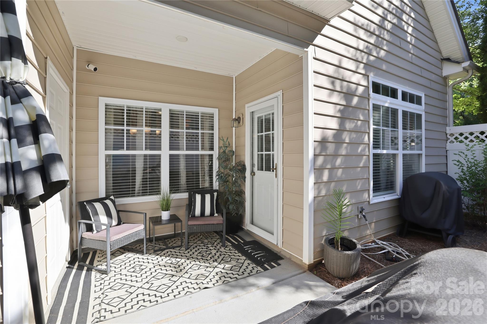 754 Winding Way Property Photo 6