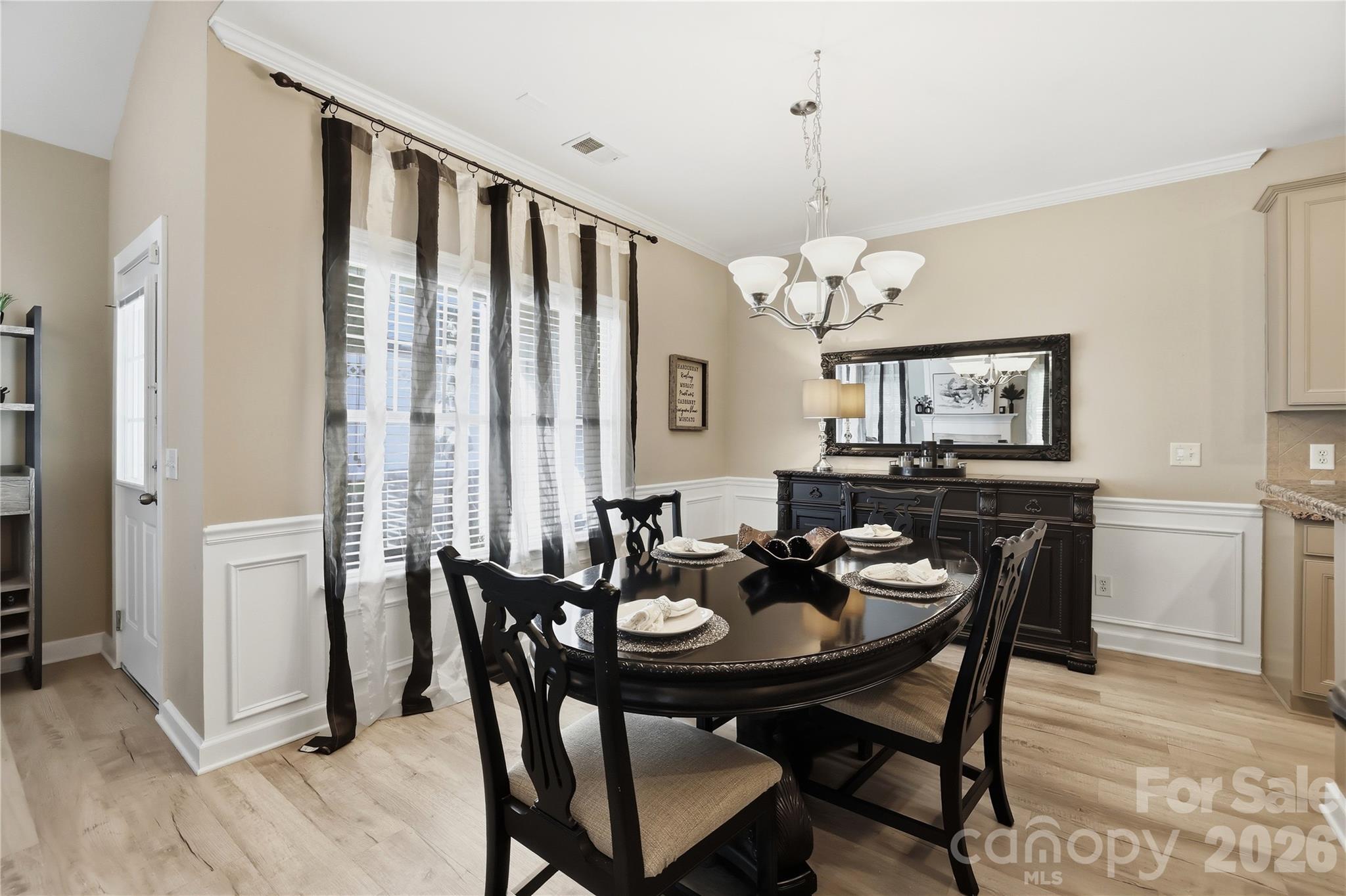 754 Winding Way Property Photo 14