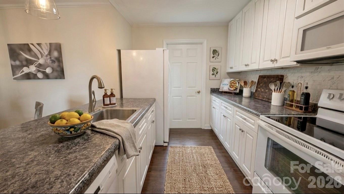 12334 Danby Road Property Photo 3