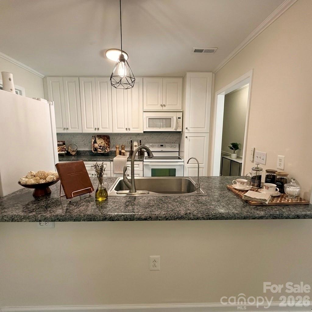12334 Danby Road Property Photo 4