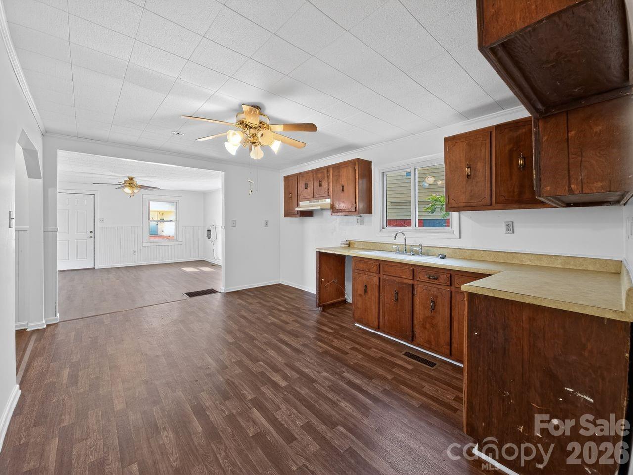 80 Ridge Street Property Photo 5