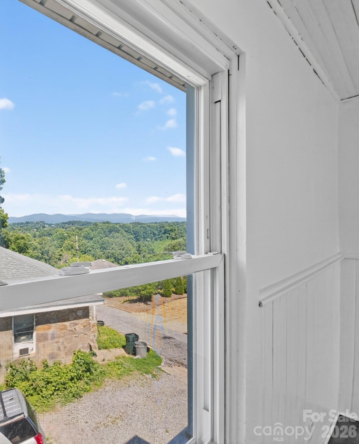80 Ridge Street Property Photo 8