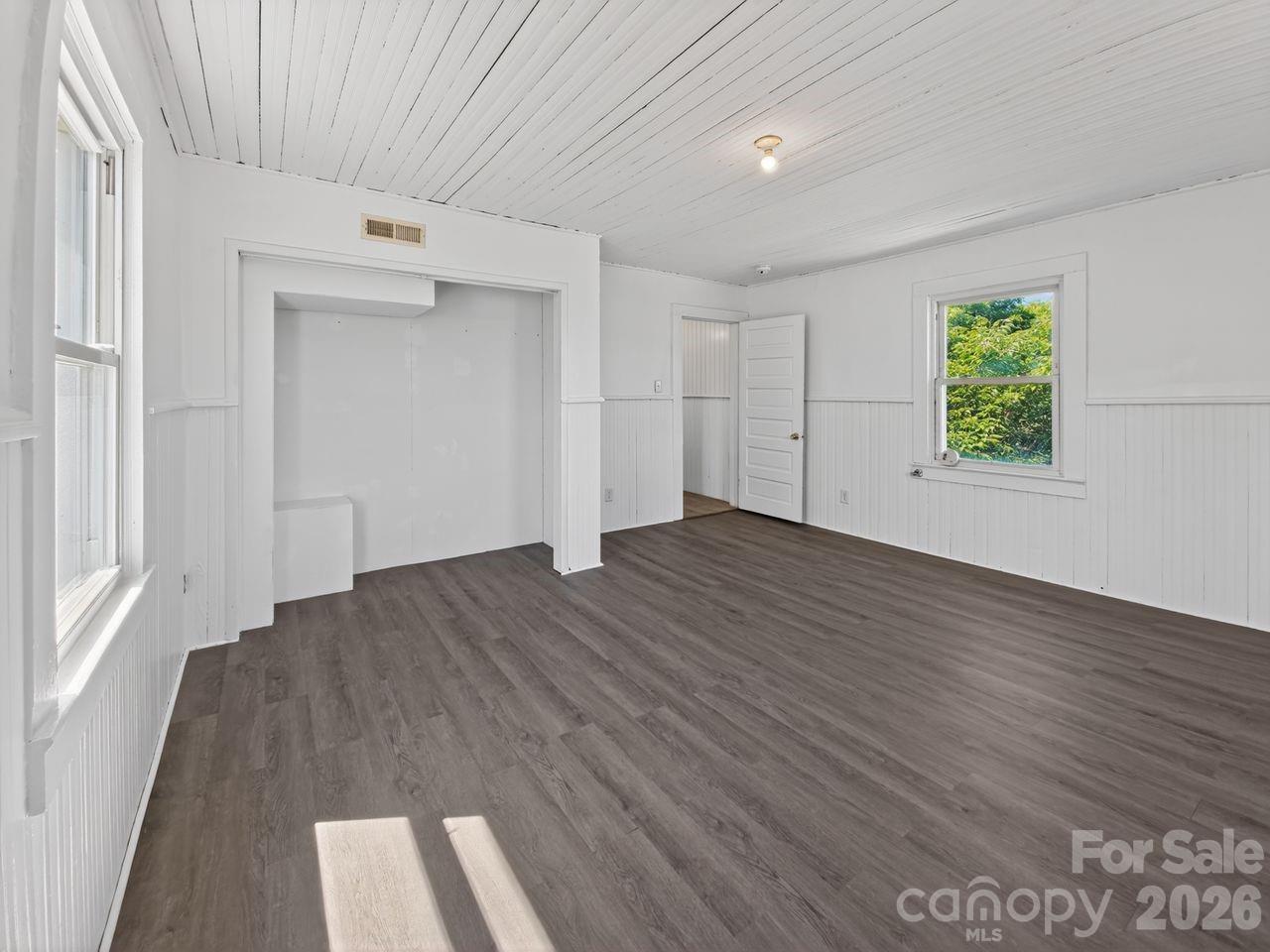 80 Ridge Street Property Photo 9