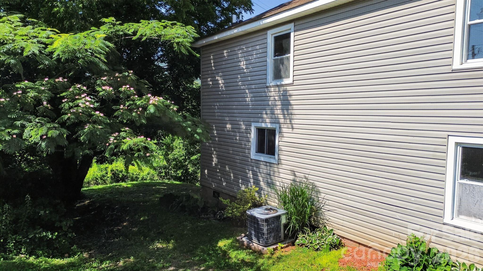 80 Ridge Street Property Photo 16