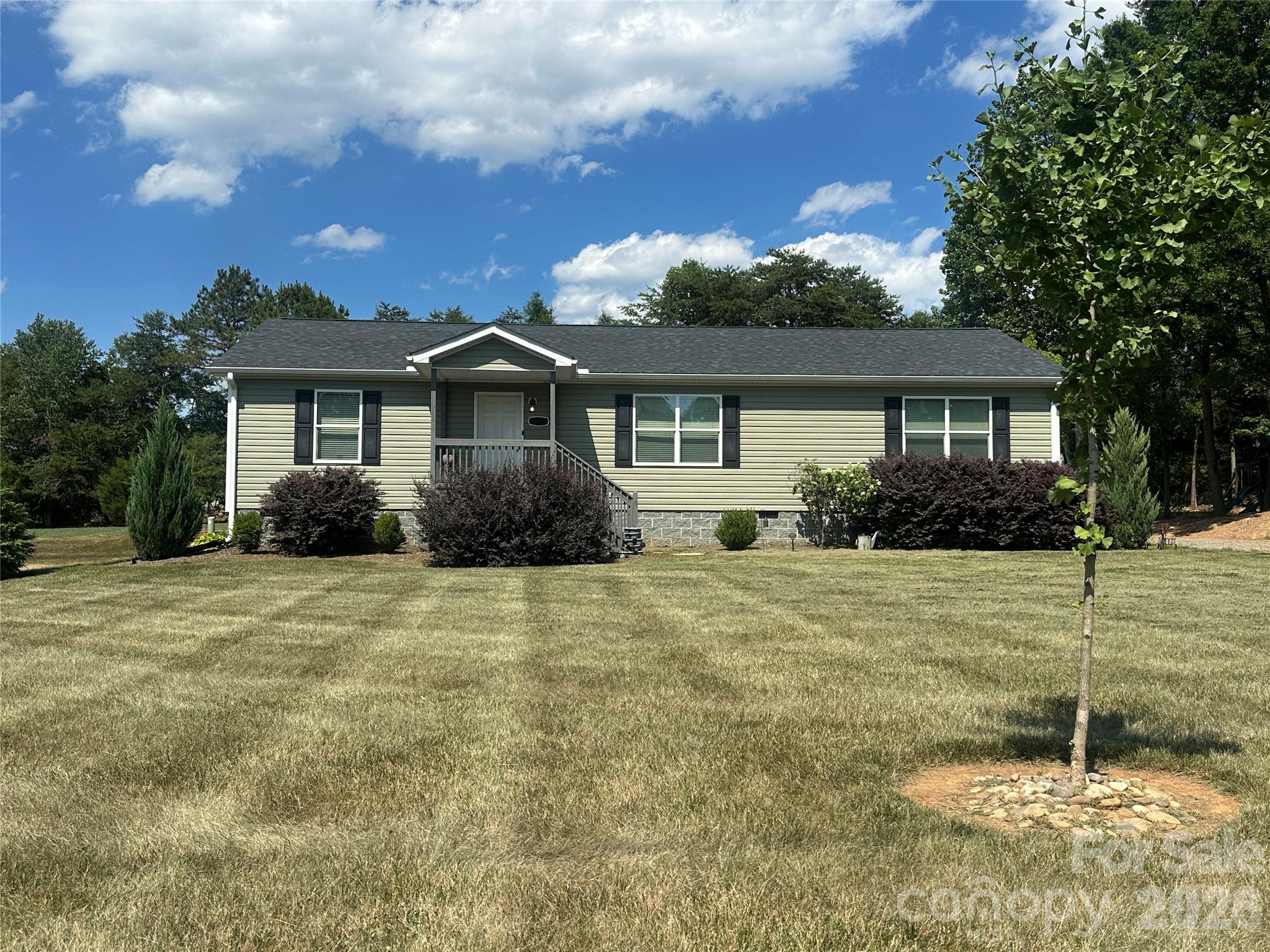330 W Memorial Highway Property Photo 1