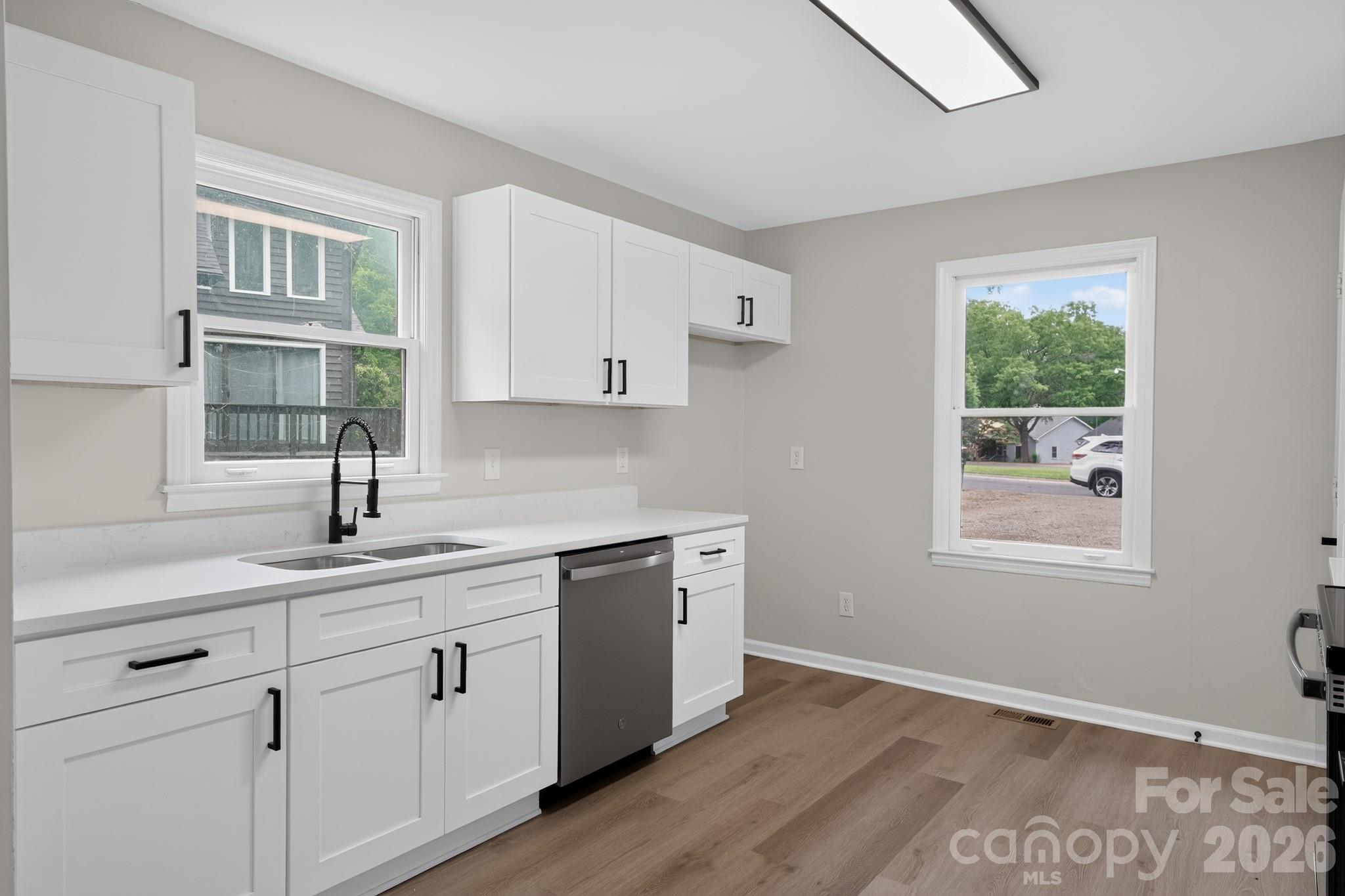 424 Kimbrook Court Property Photo 5