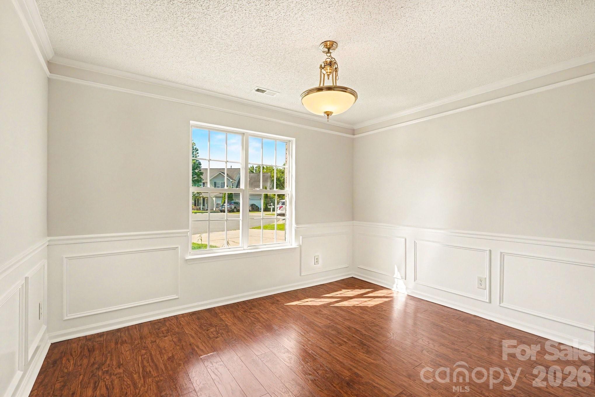 4891 Aldridge Place Property Photo 6
