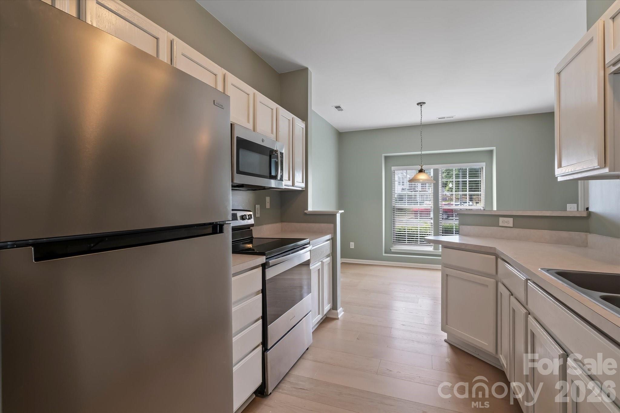 12541 Jessica Place Property Photo 7